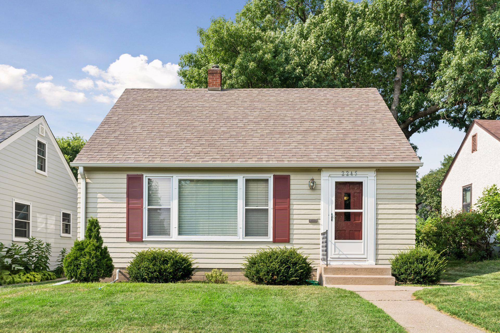 2245 Highland Parkway Property Photo 1