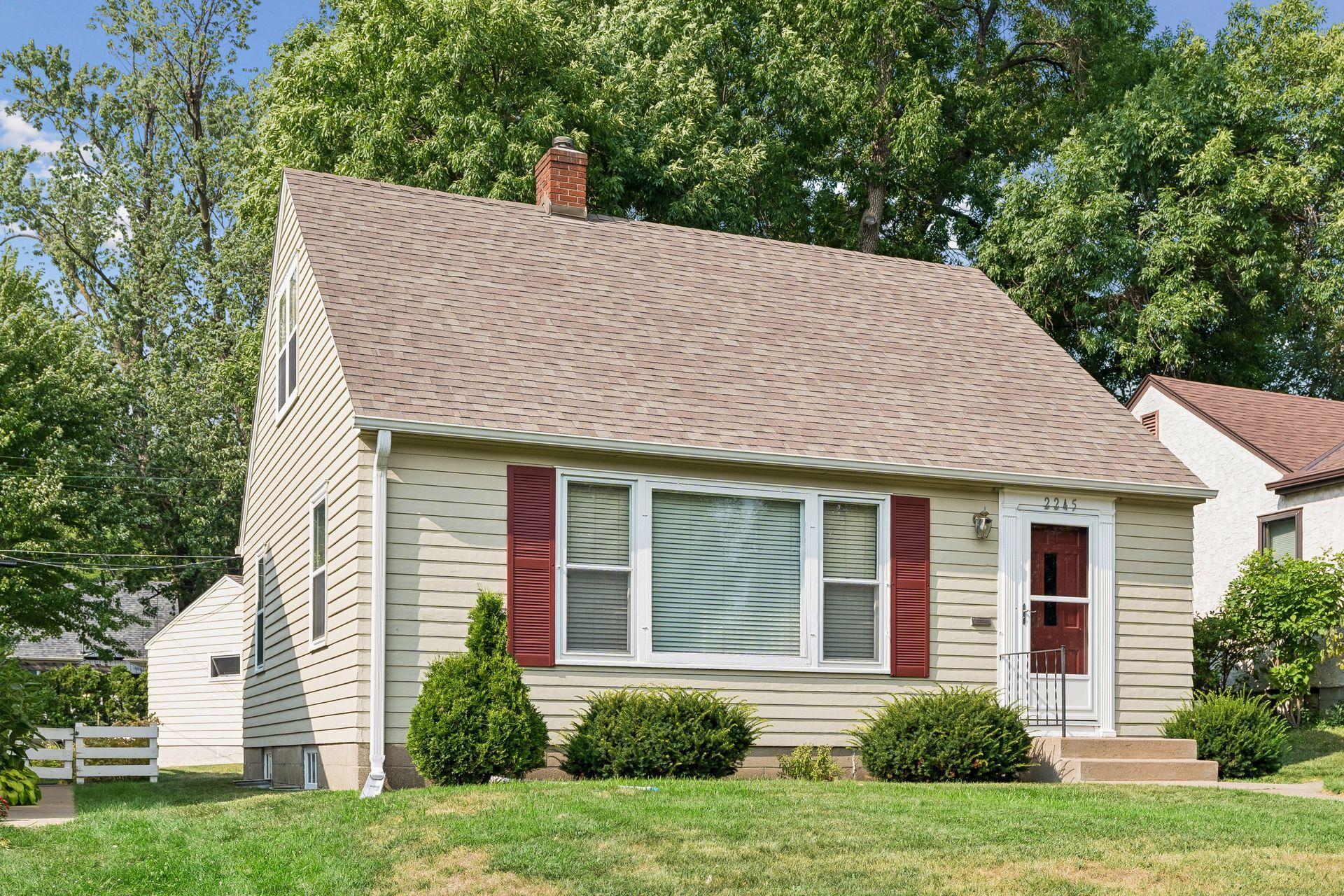 2245 Highland Parkway Property Photo 1