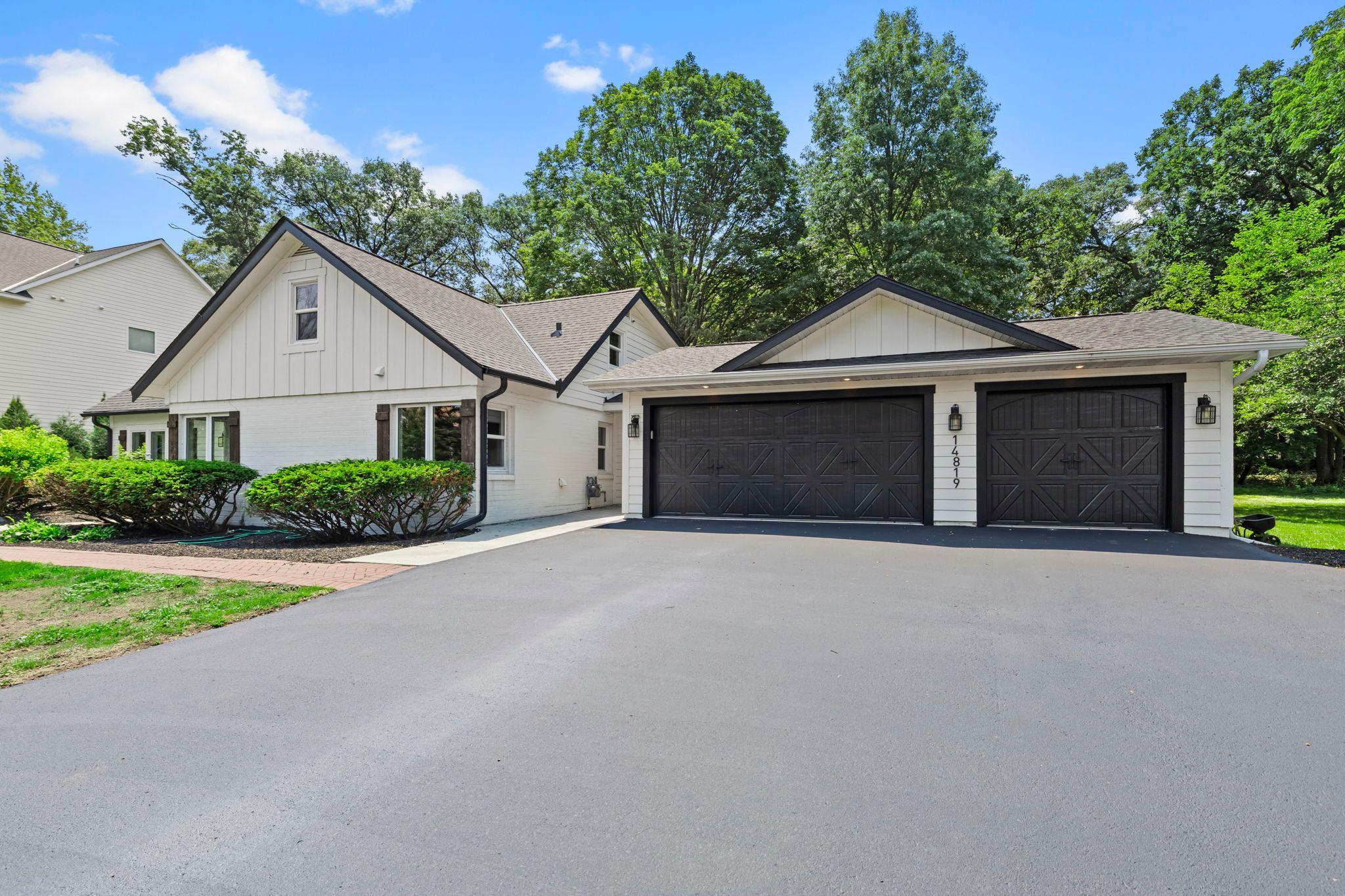 14819 Margaret Place Property Photo 4