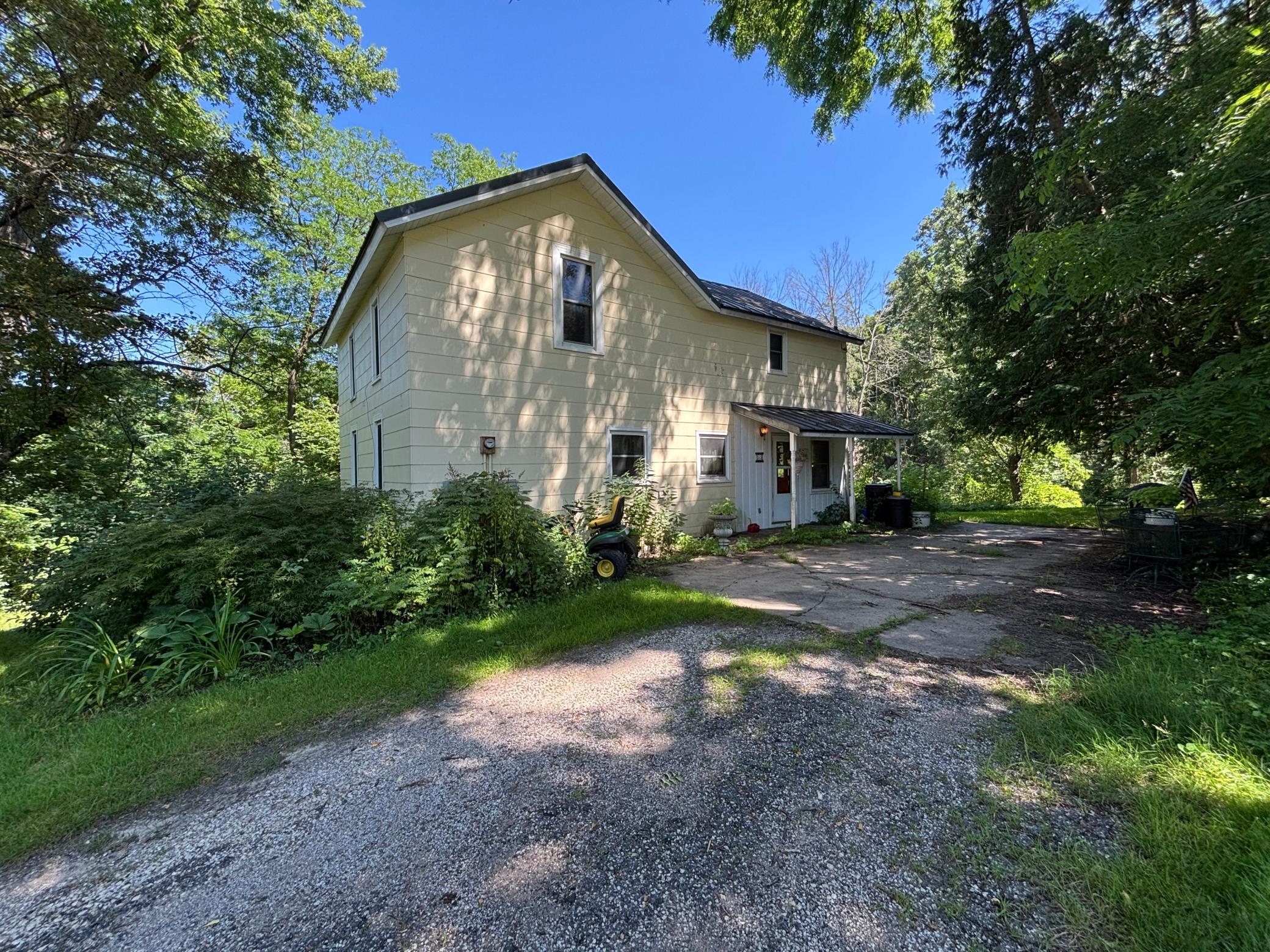 505 Ridge Road S Property Photo 1