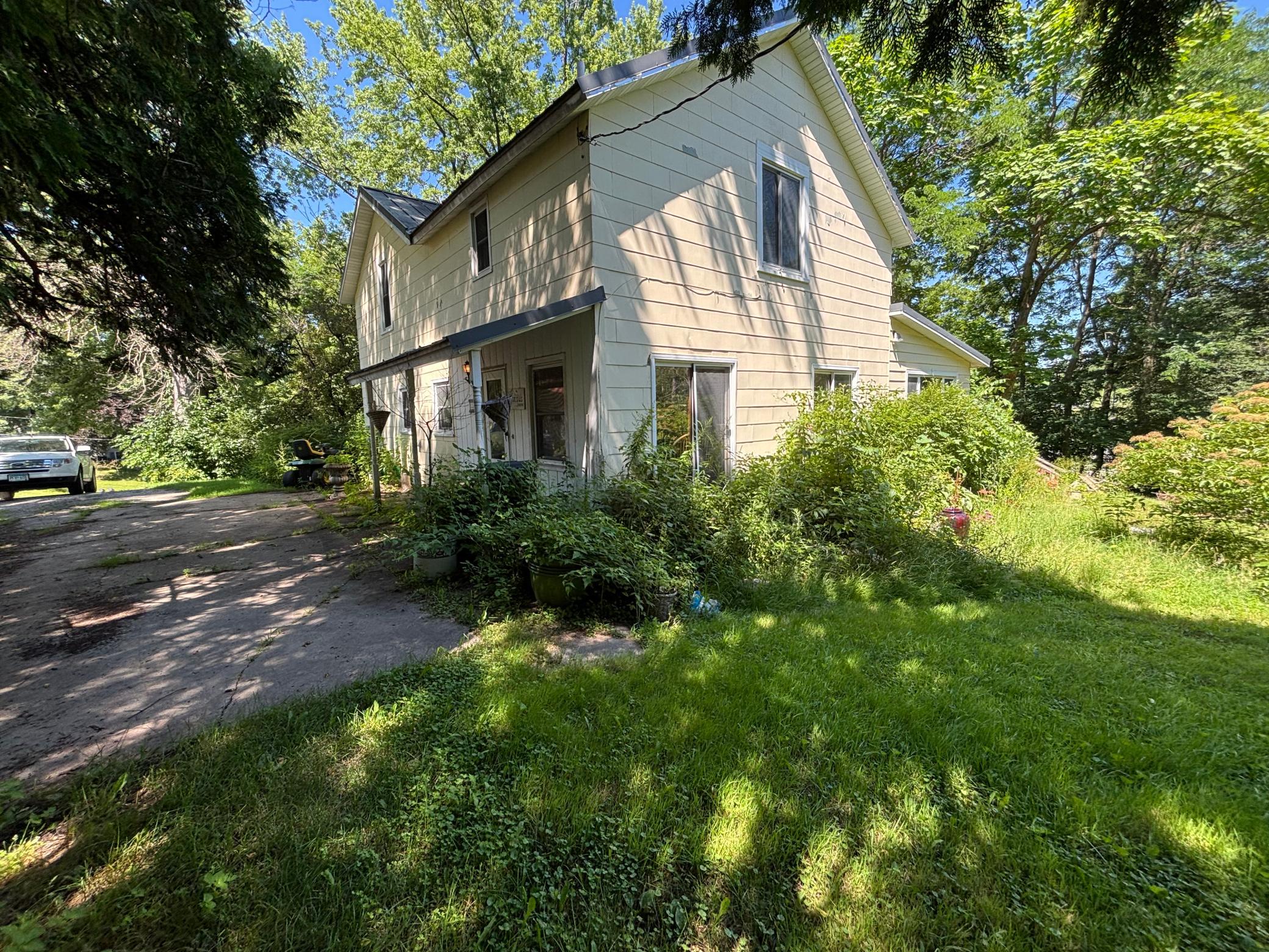 505 Ridge Road S Property Photo 2