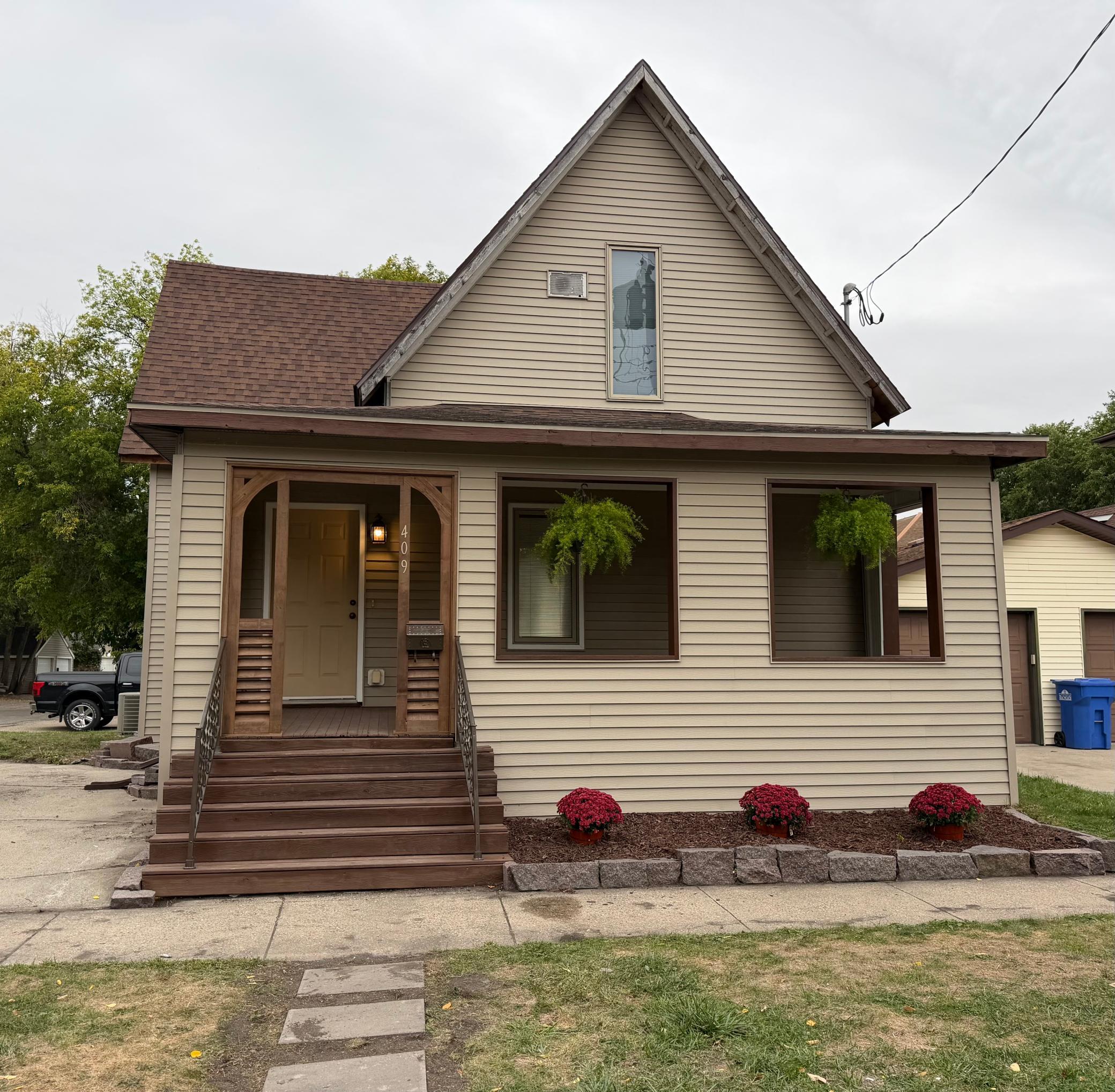 409 9th Street S Property Photo 1