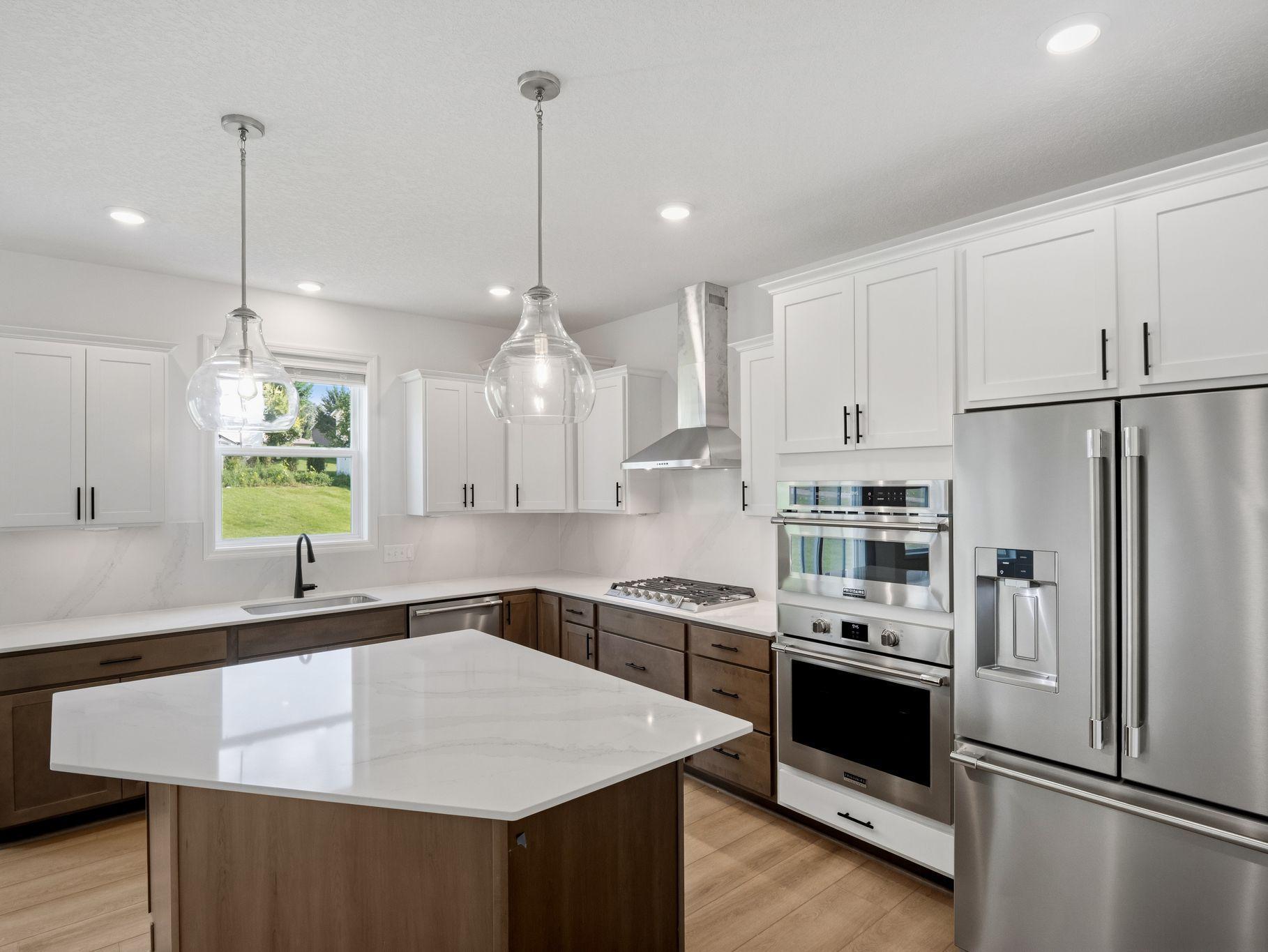 5351 Queens Drive Nw Property Photo 3