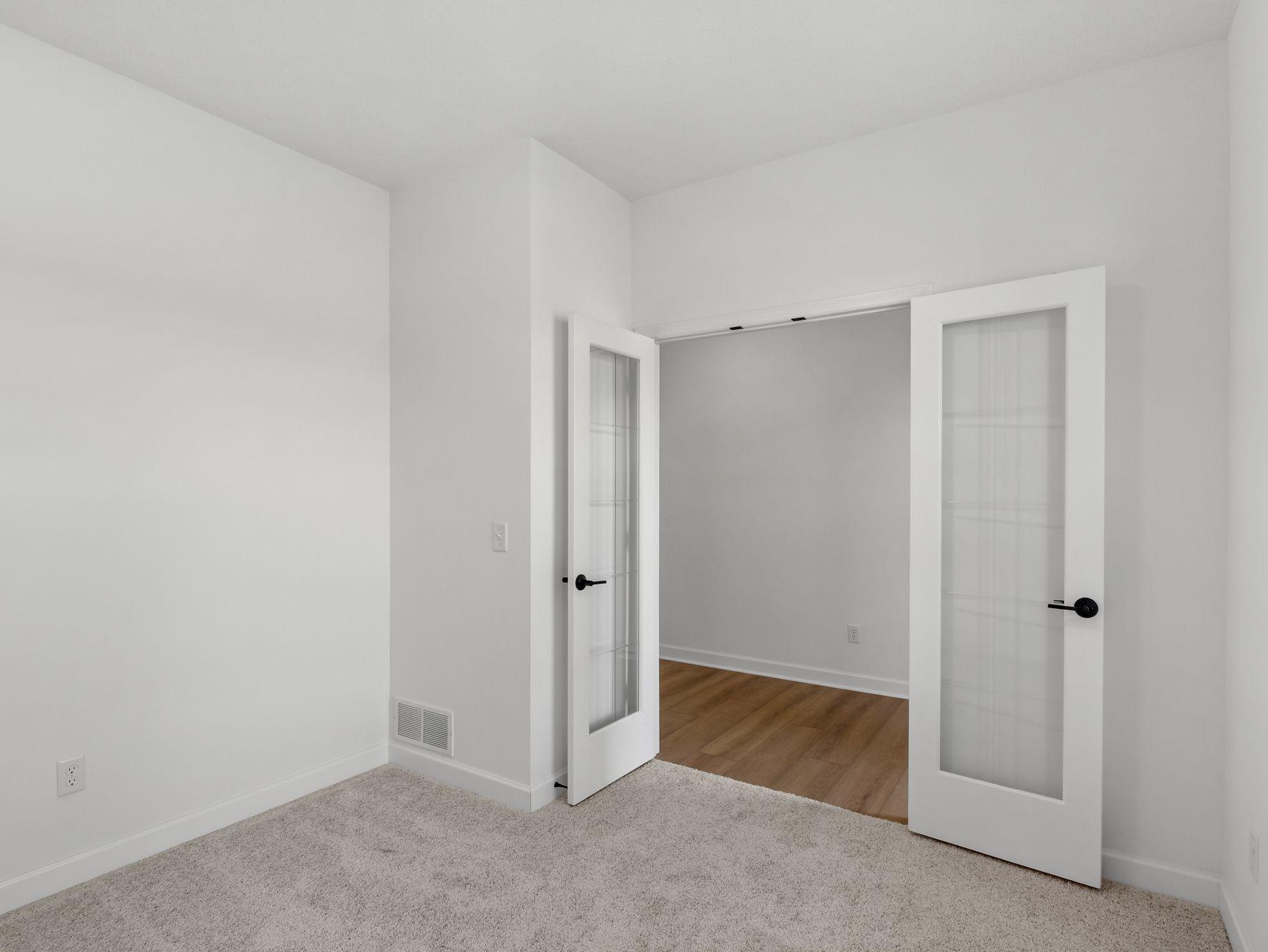 5351 Queens Drive Nw Property Photo 9