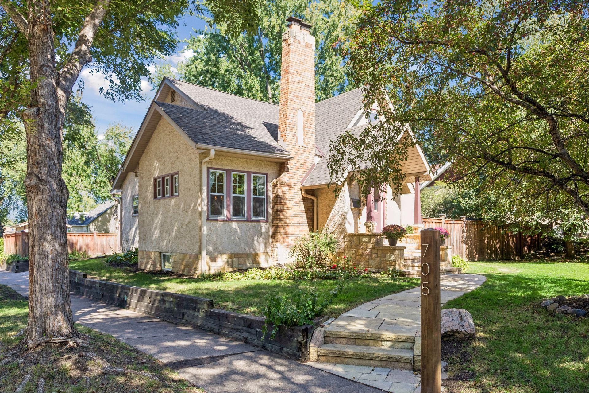 705 Wheelock Parkway W Property Photo 1
