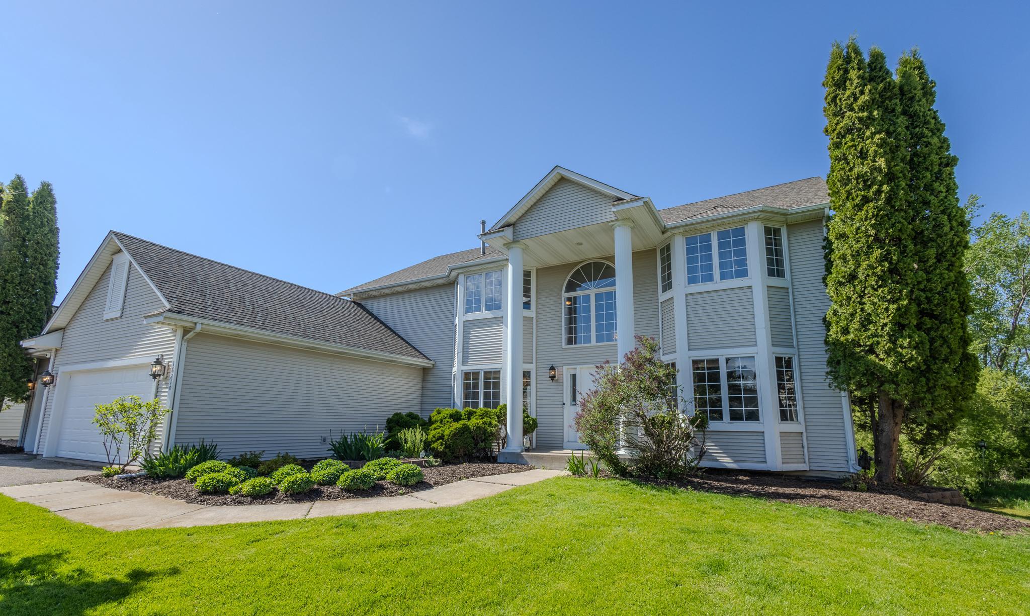 16210 39th Place N Property Photo 1