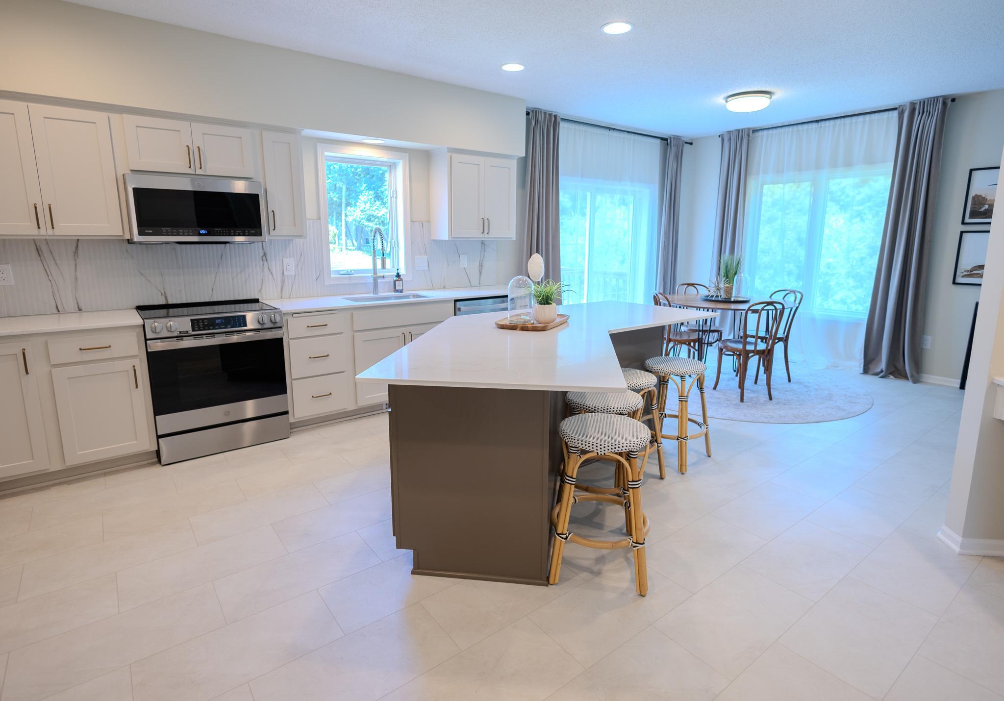 16210 39th Place N Property Photo 14