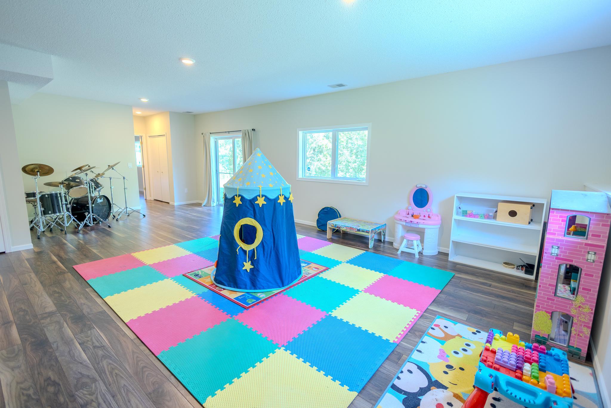 16210 39th Place N Property Photo 47