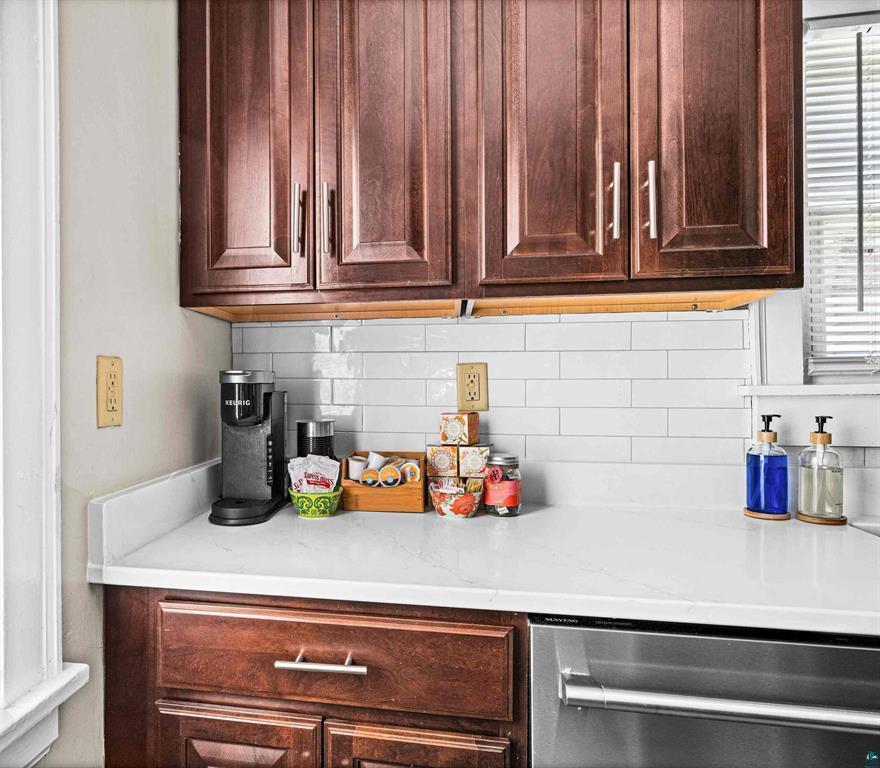 32 Laurel Avenue Property Photo 4