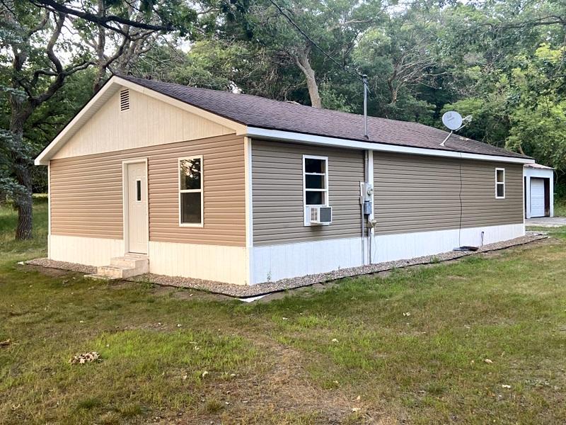 846 Oak Drive N Property Photo 1