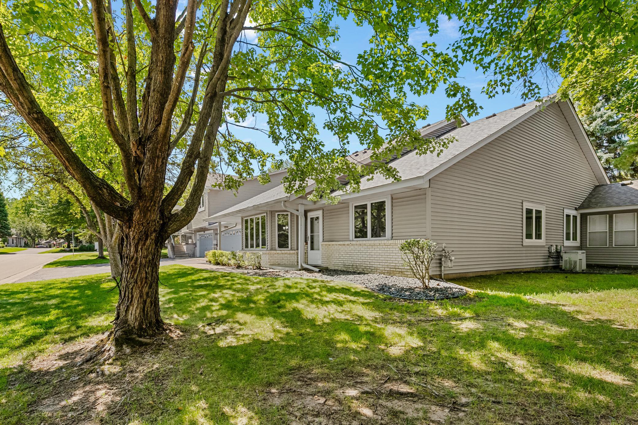 2558 Sumac Circle Property Photo 3