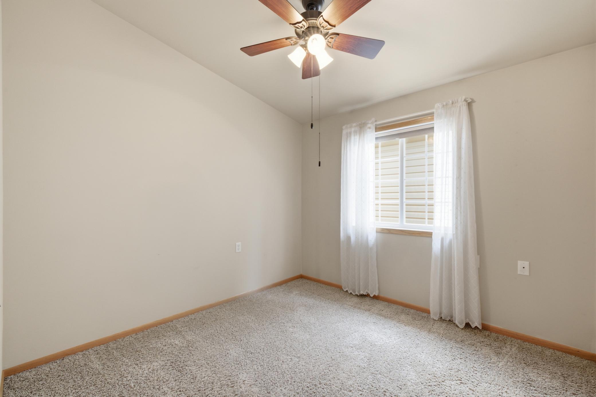 600 6th Street E 3 Property Photo 15