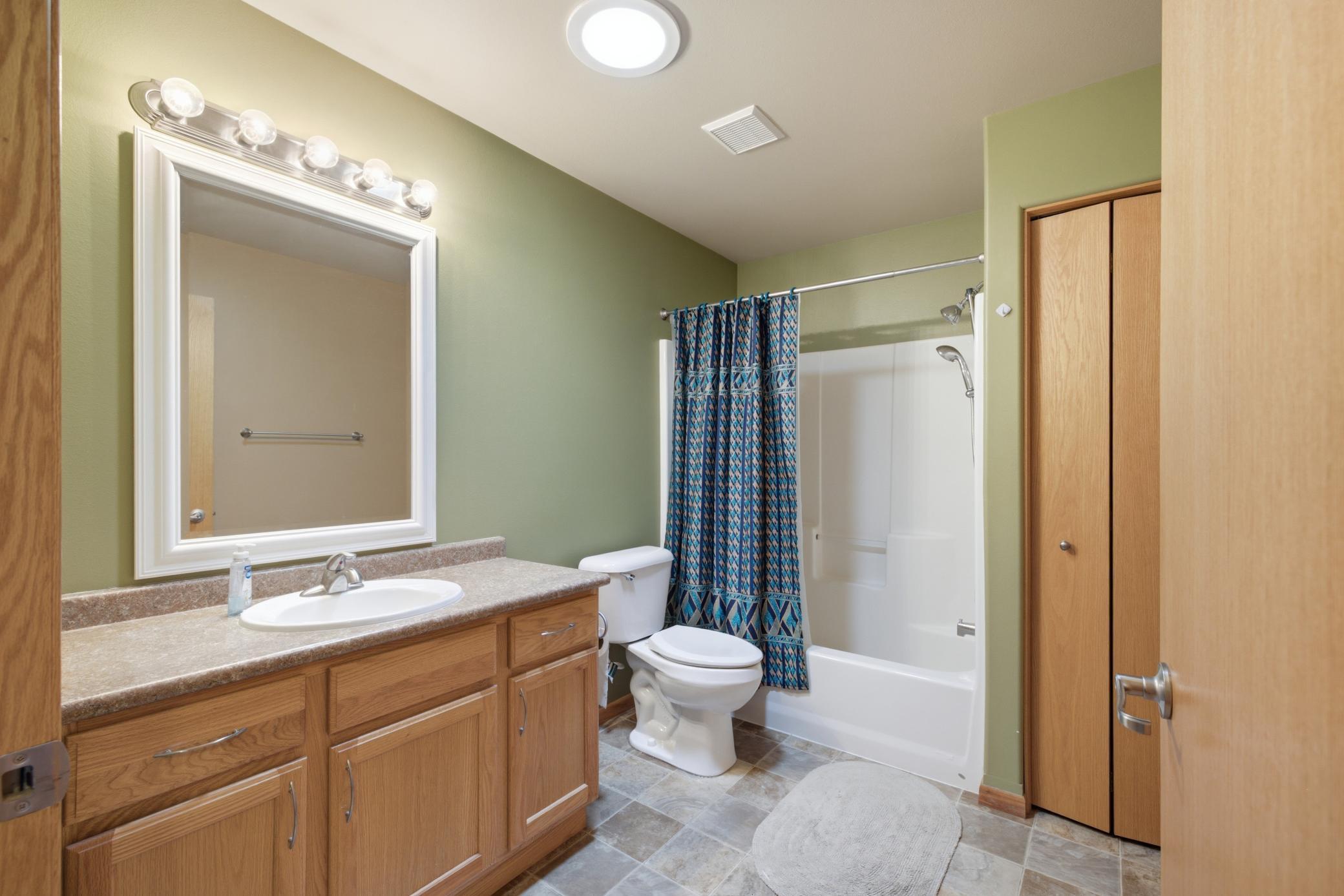 600 6th Street E 3 Property Photo 19