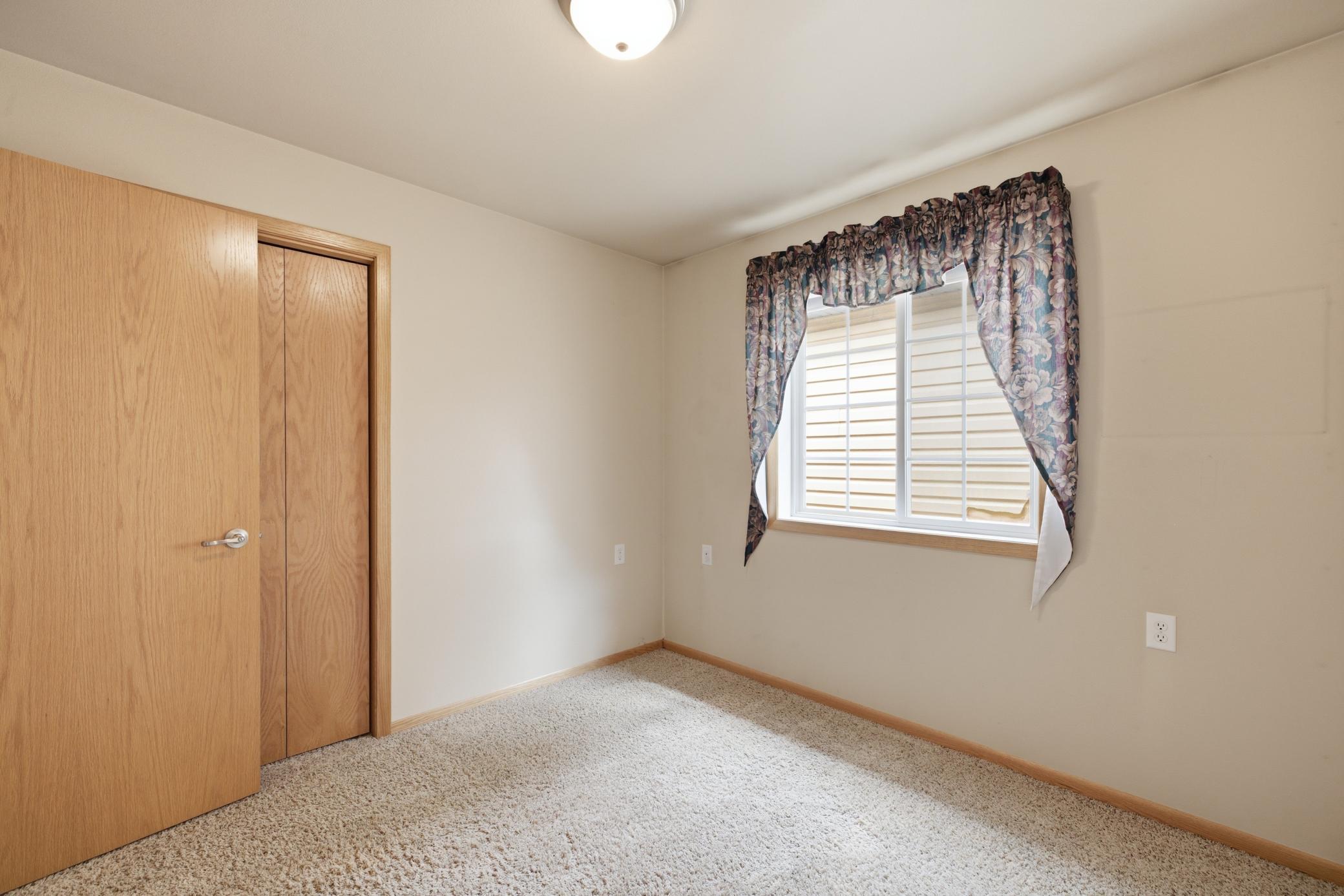 600 6th Street E 3 Property Photo 22