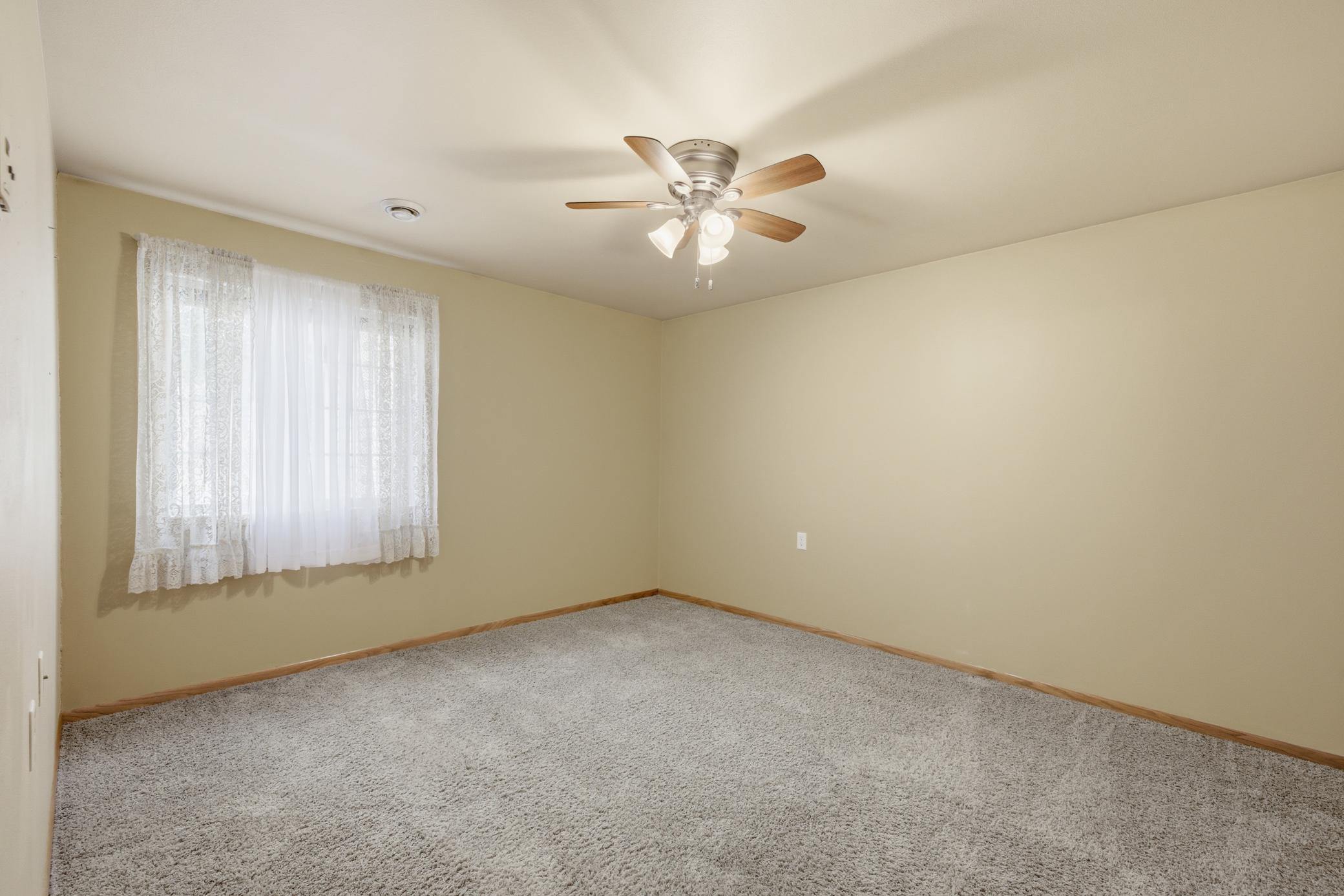 600 6th Street E 3 Property Photo 25