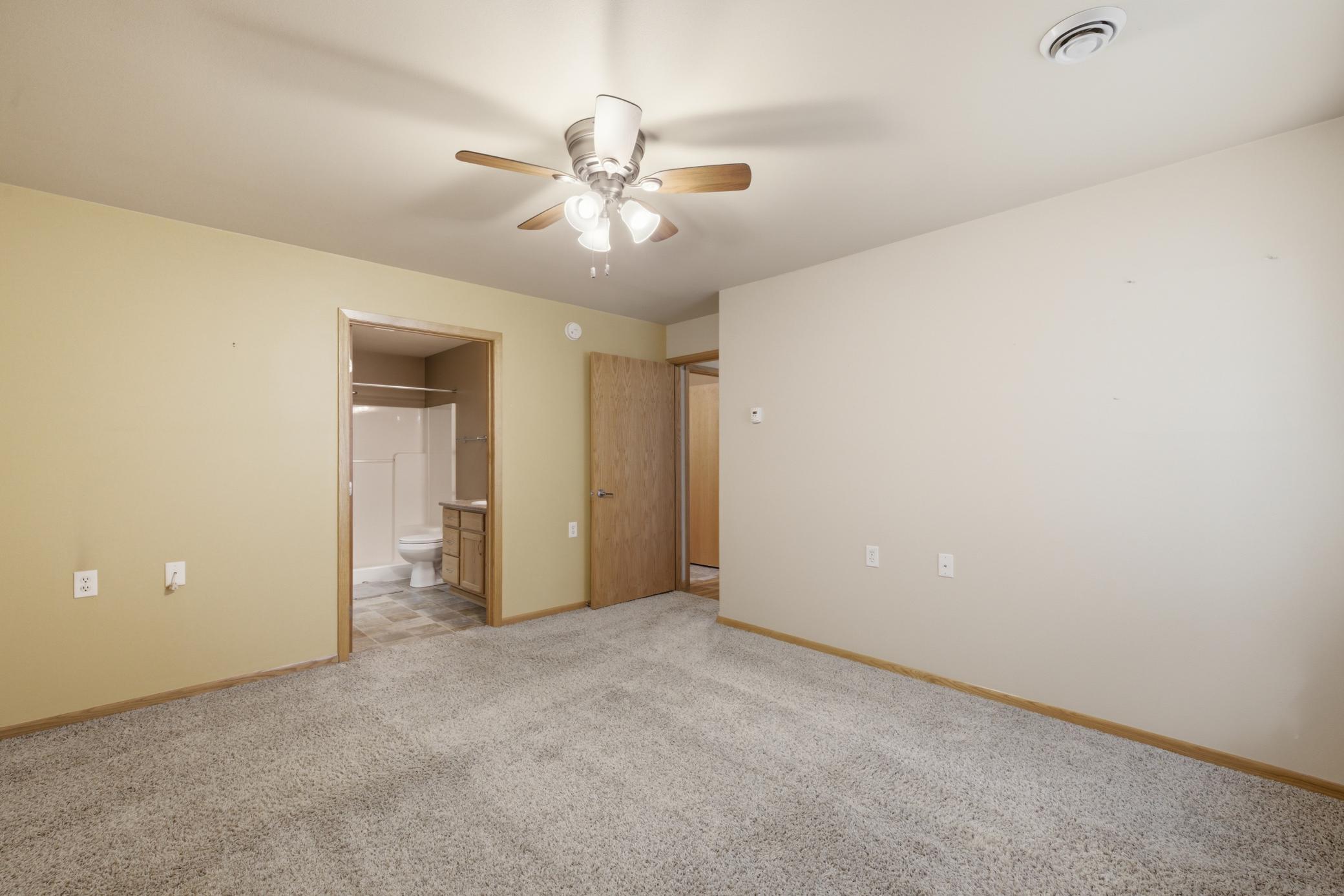 600 6th Street E 3 Property Photo 27