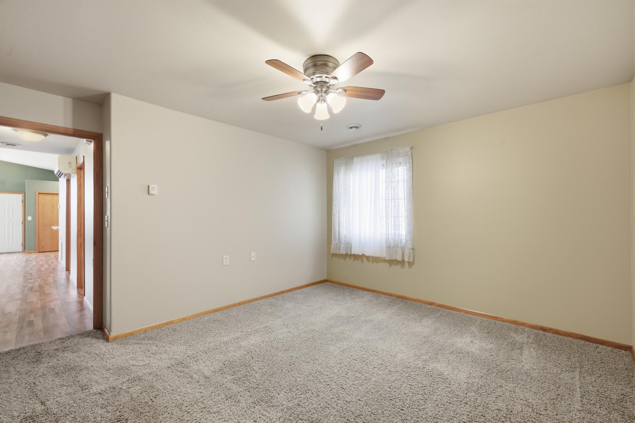 600 6th Street E 3 Property Photo 28
