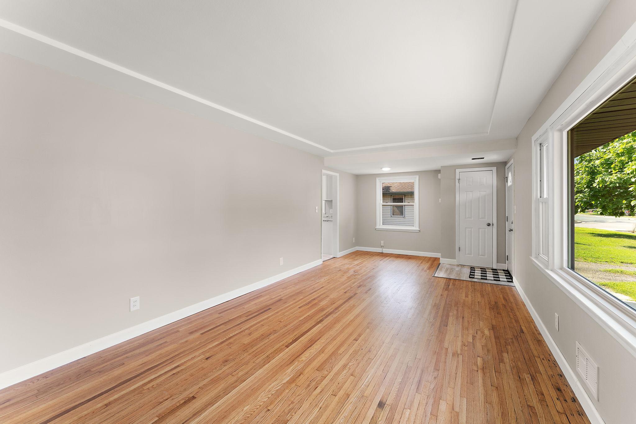 5906 Dupont Avenue N Property Photo 9