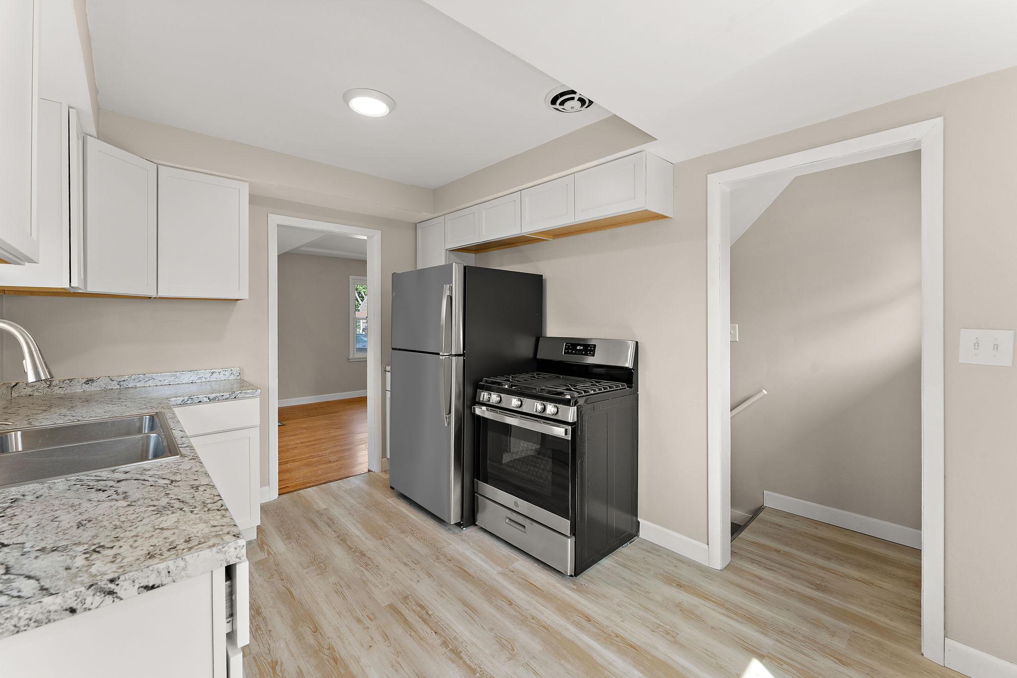 5906 Dupont Avenue N Property Photo 11