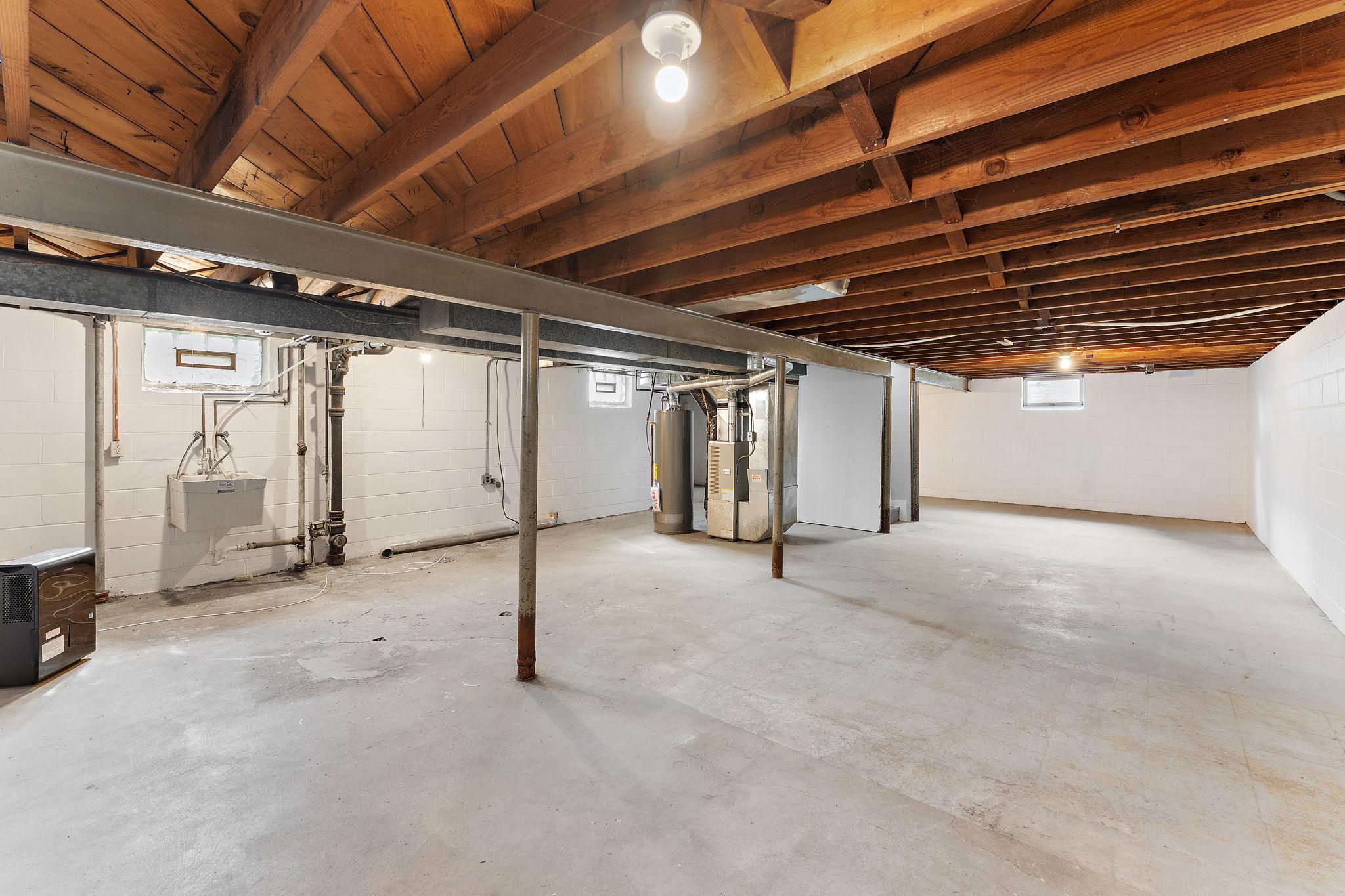 5906 Dupont Avenue N Property Photo 19