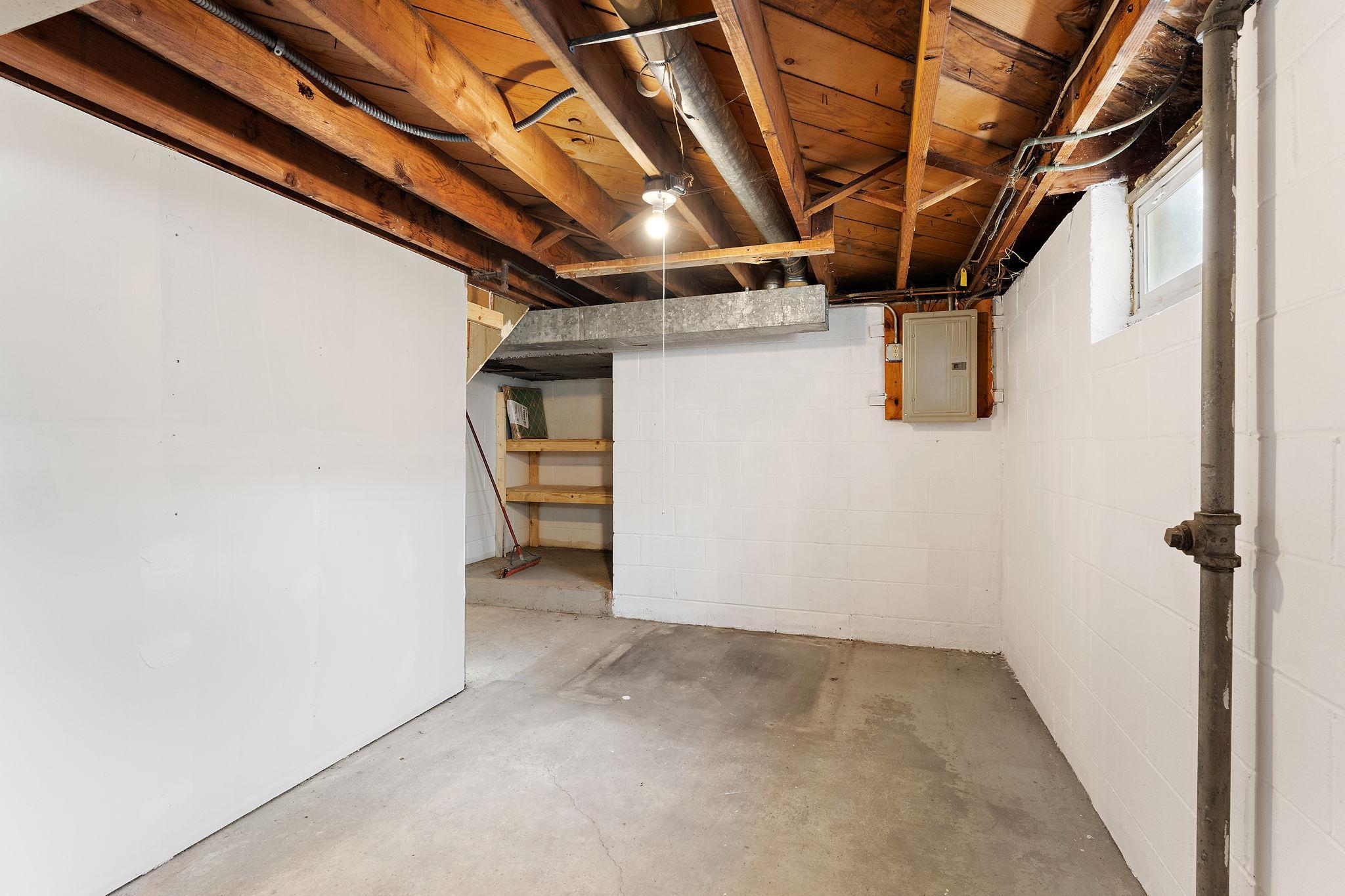 5906 Dupont Avenue N Property Photo 20