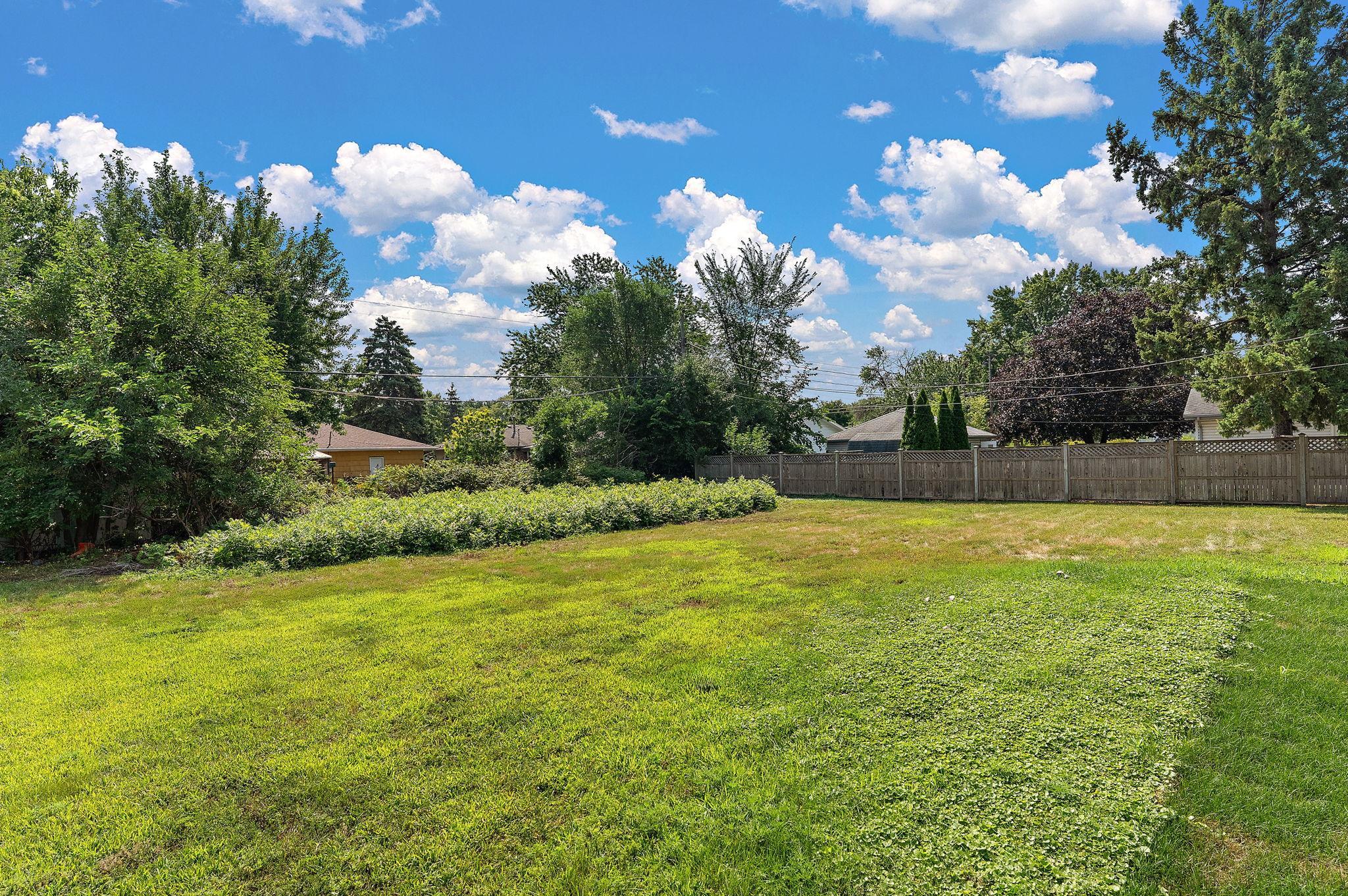 5906 Dupont Avenue N Property Photo 21