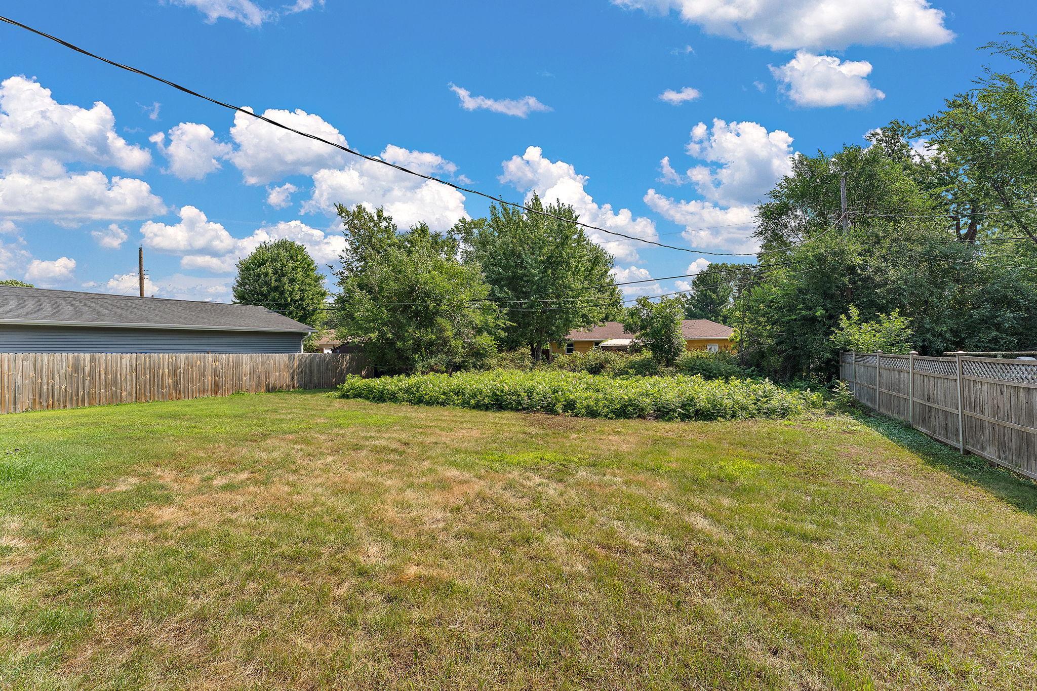 5906 Dupont Avenue N Property Photo 23