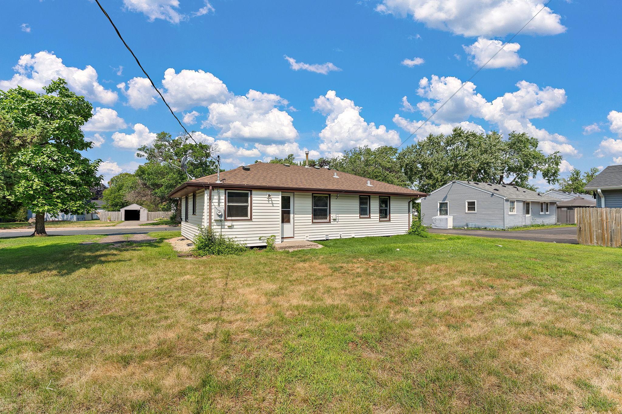 5906 Dupont Avenue N Property Photo 24