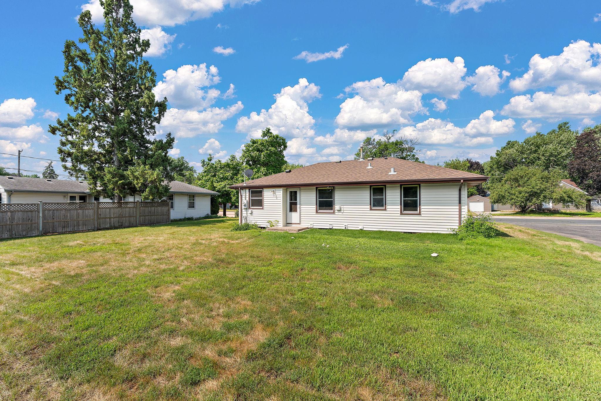 5906 Dupont Avenue N Property Photo 26