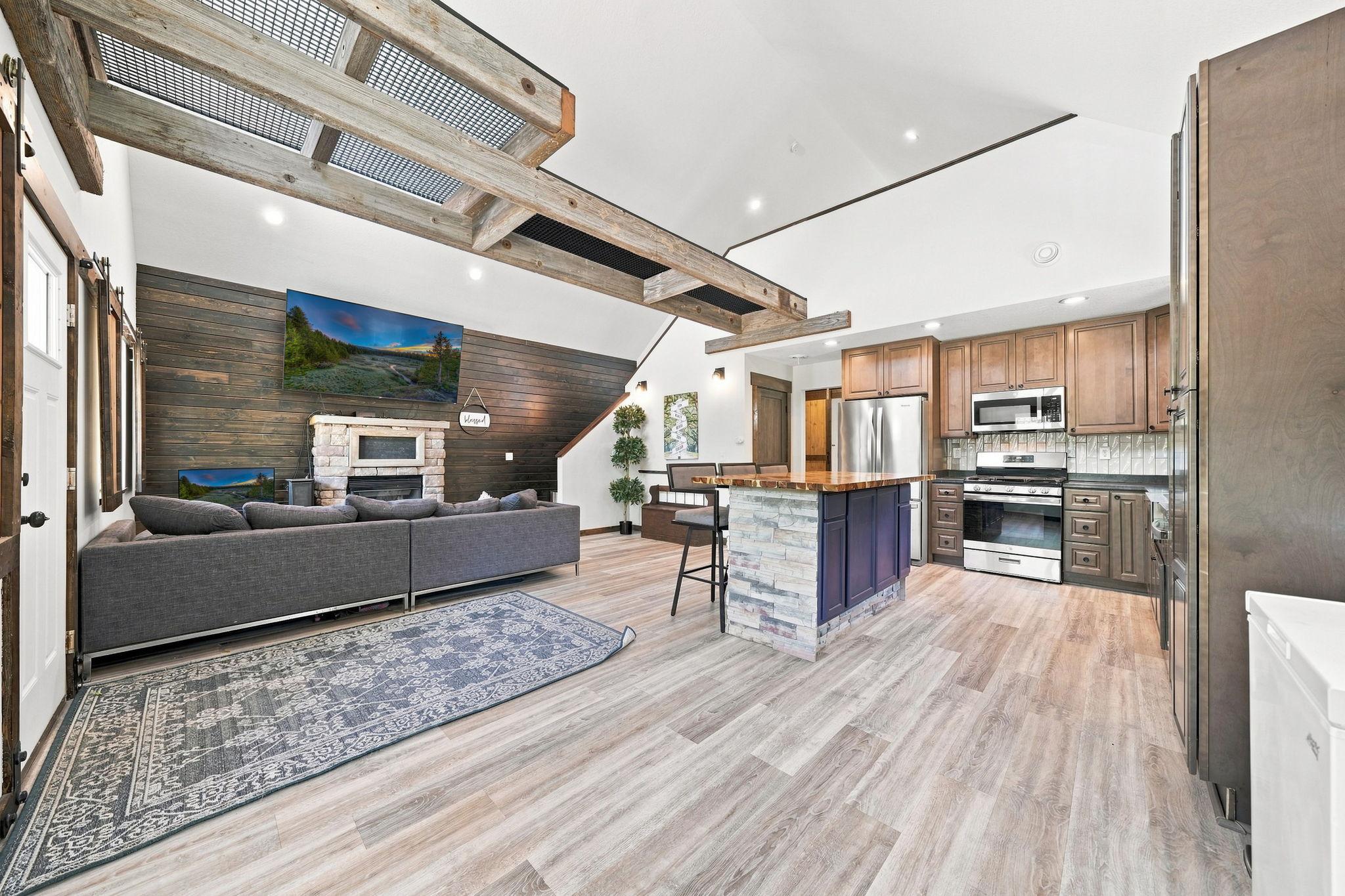6685 Fairfax Way
