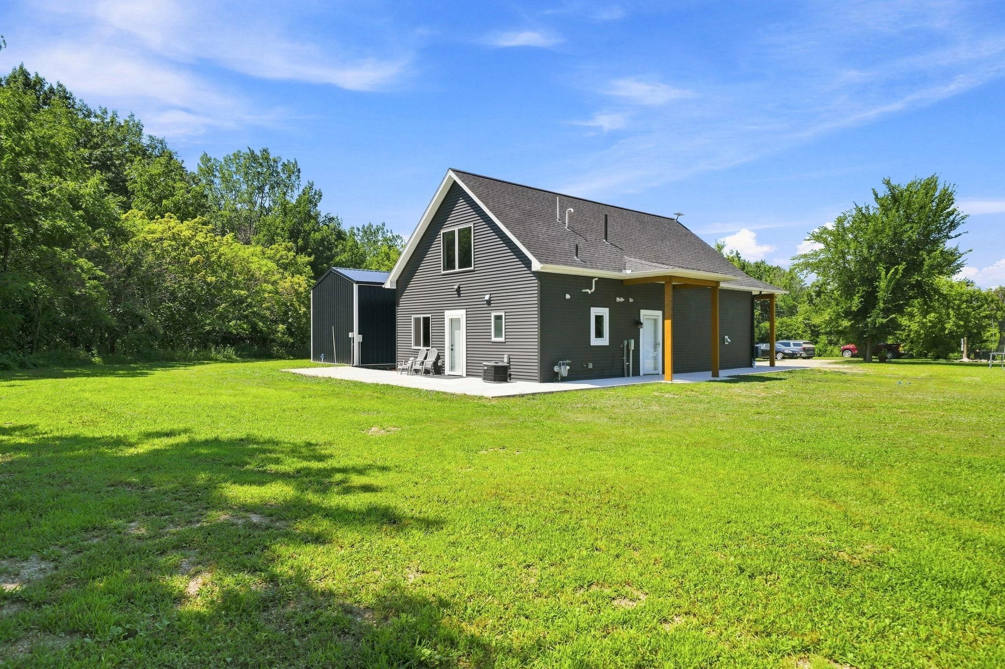 6685 Fairfax Way Property Photo 3