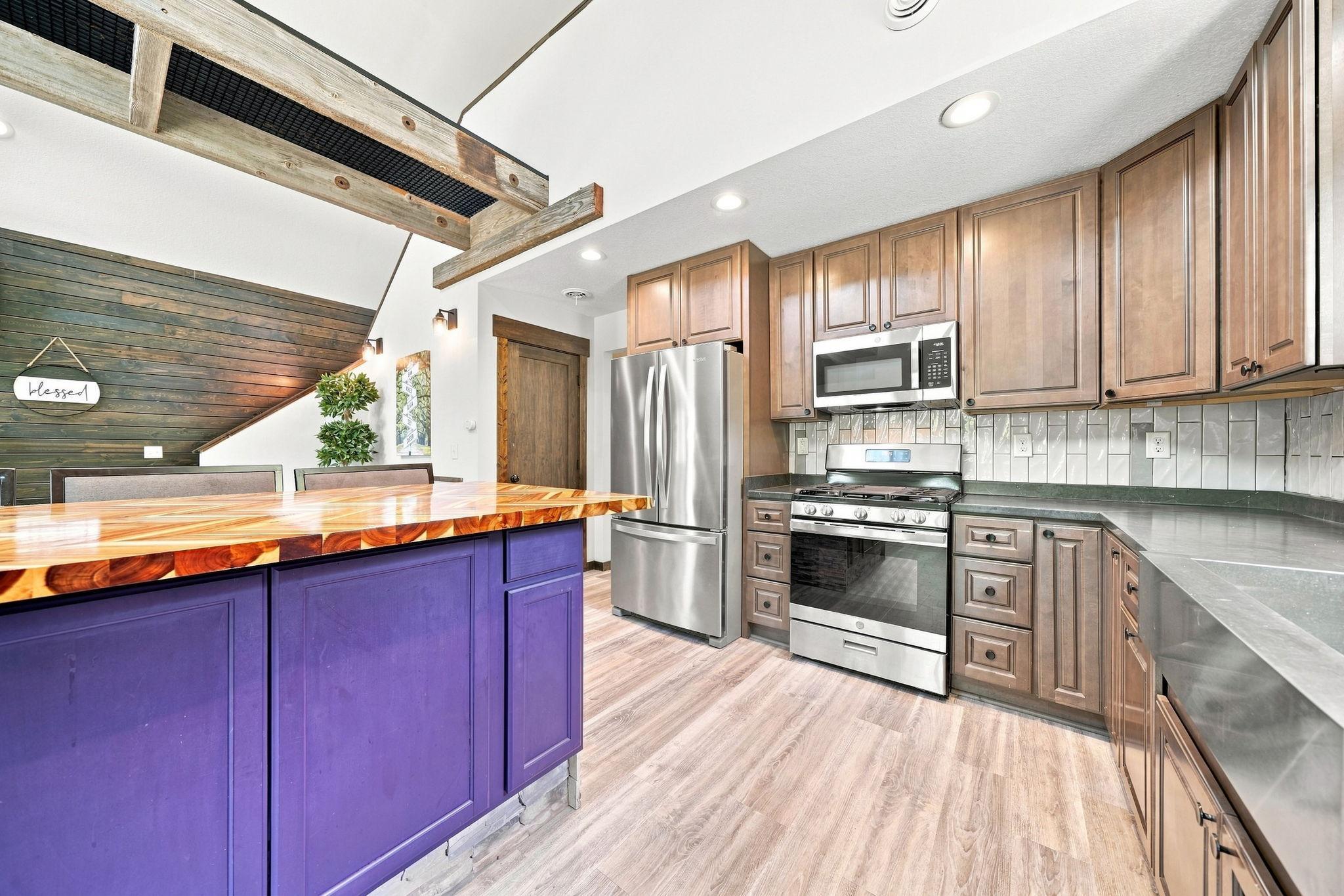 6685 Fairfax Way Property Photo 10