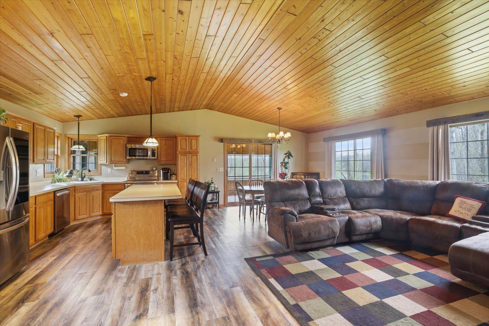 1102 Prairie River Trail Property Photo 5