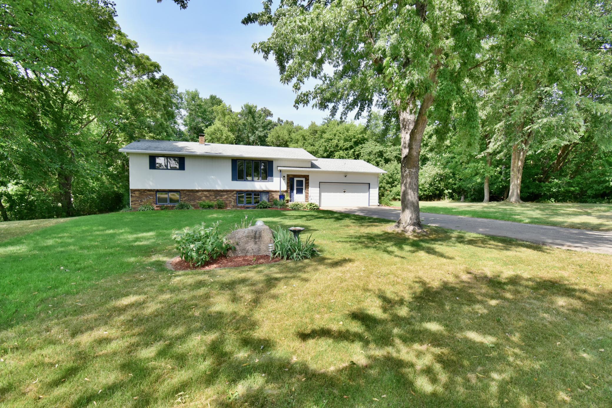 1211 County Road 2 S Property Photo 2