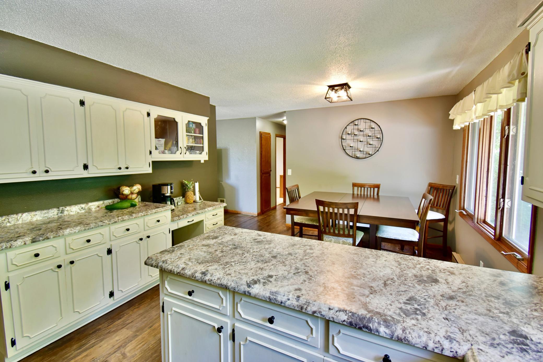 1211 County Road 2 S Property Photo 9