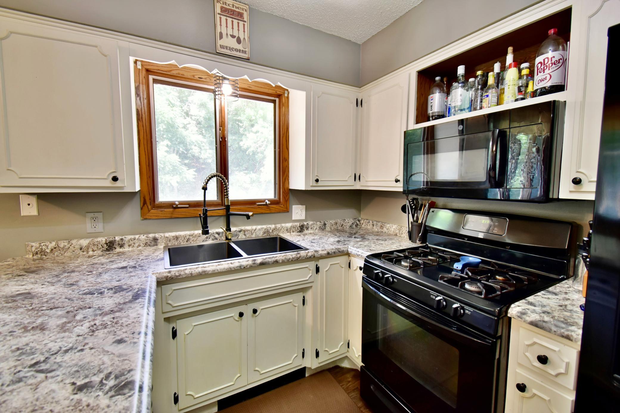 1211 County Road 2 S Property Photo 10