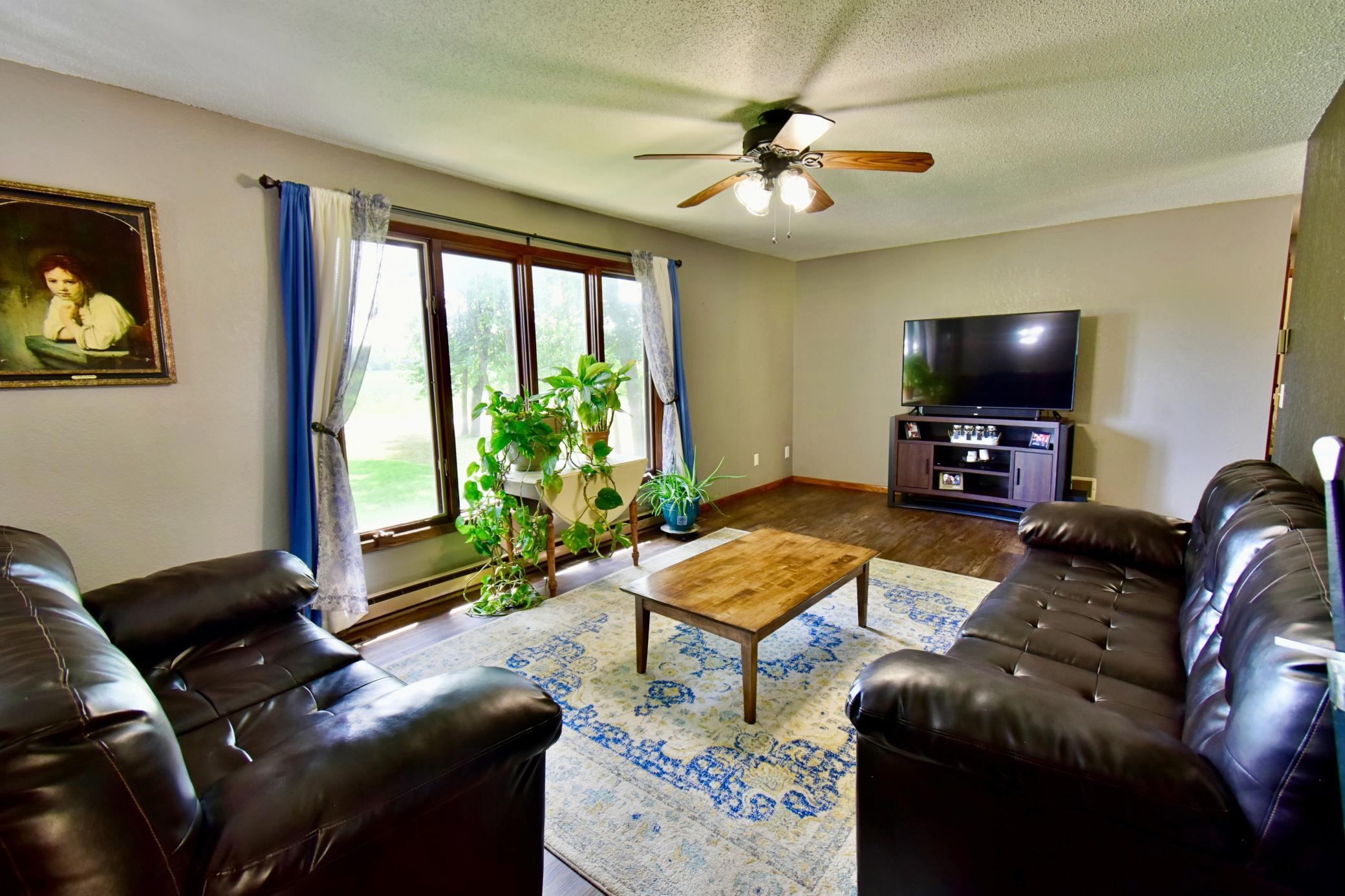 1211 County Road 2 S Property Photo 15