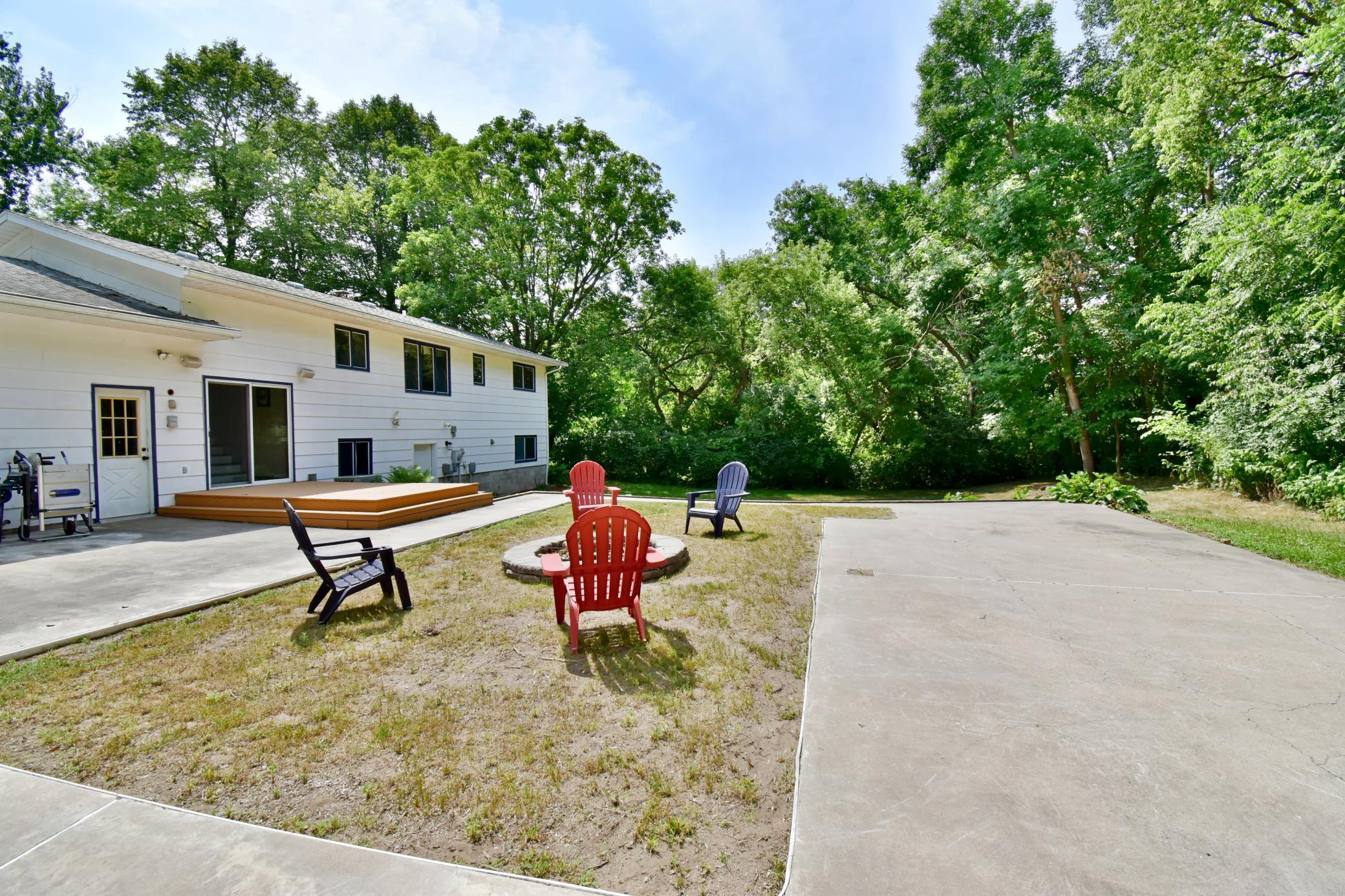 1211 County Road 2 S Property Photo 21