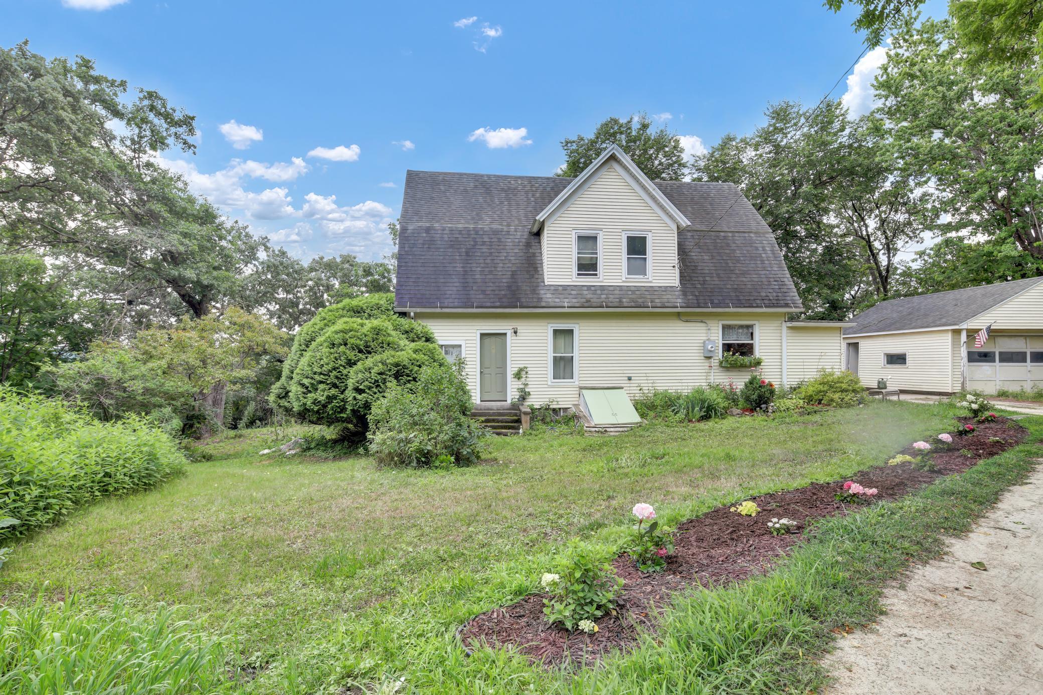 692 School Drive Property Photo 1