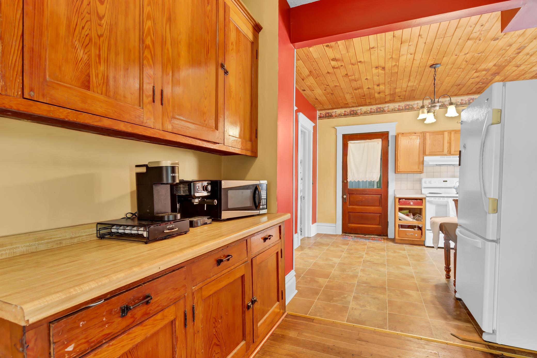692 School Drive Property Photo 11
