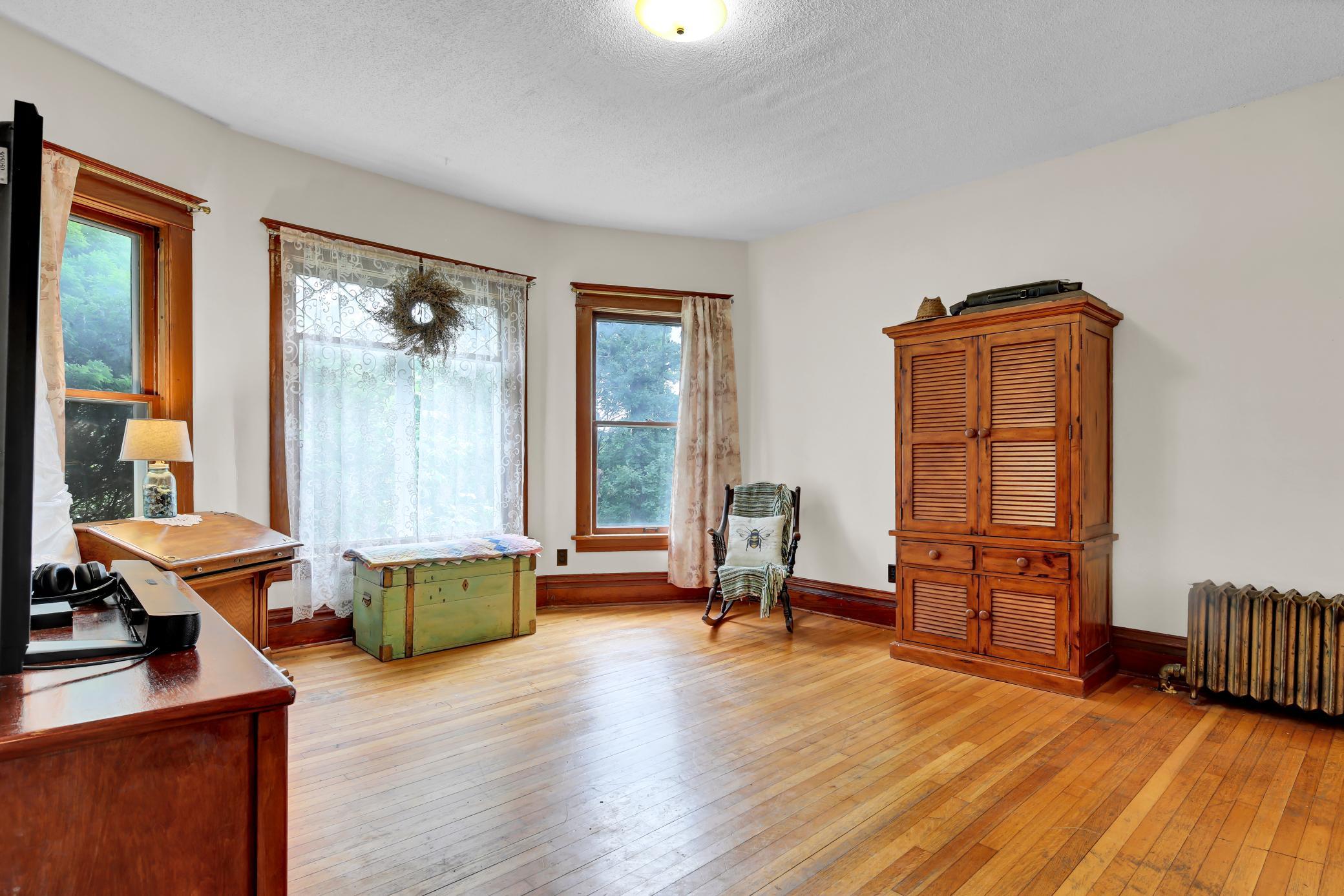 692 School Drive Property Photo 14
