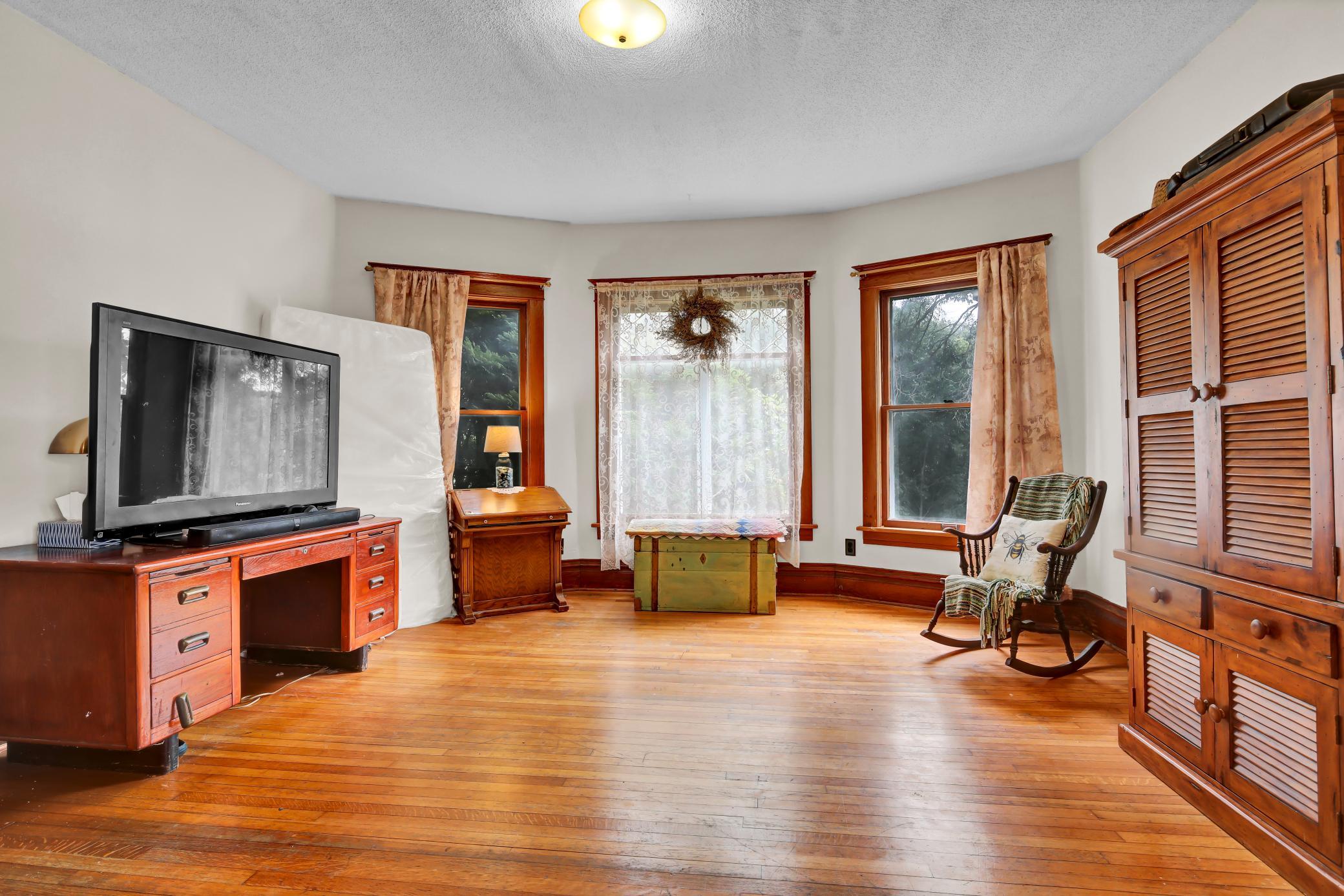 692 School Drive Property Photo 15