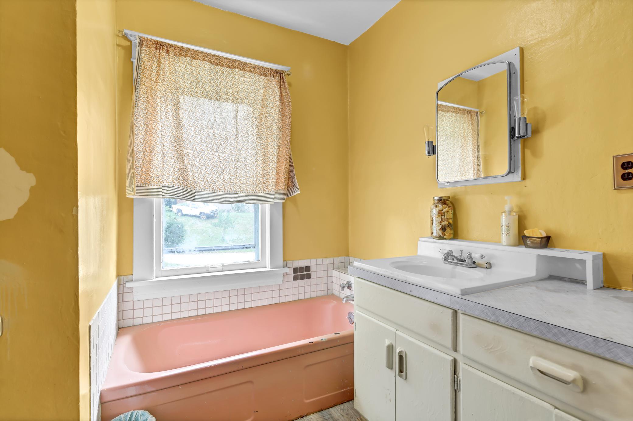 692 School Drive Property Photo 22