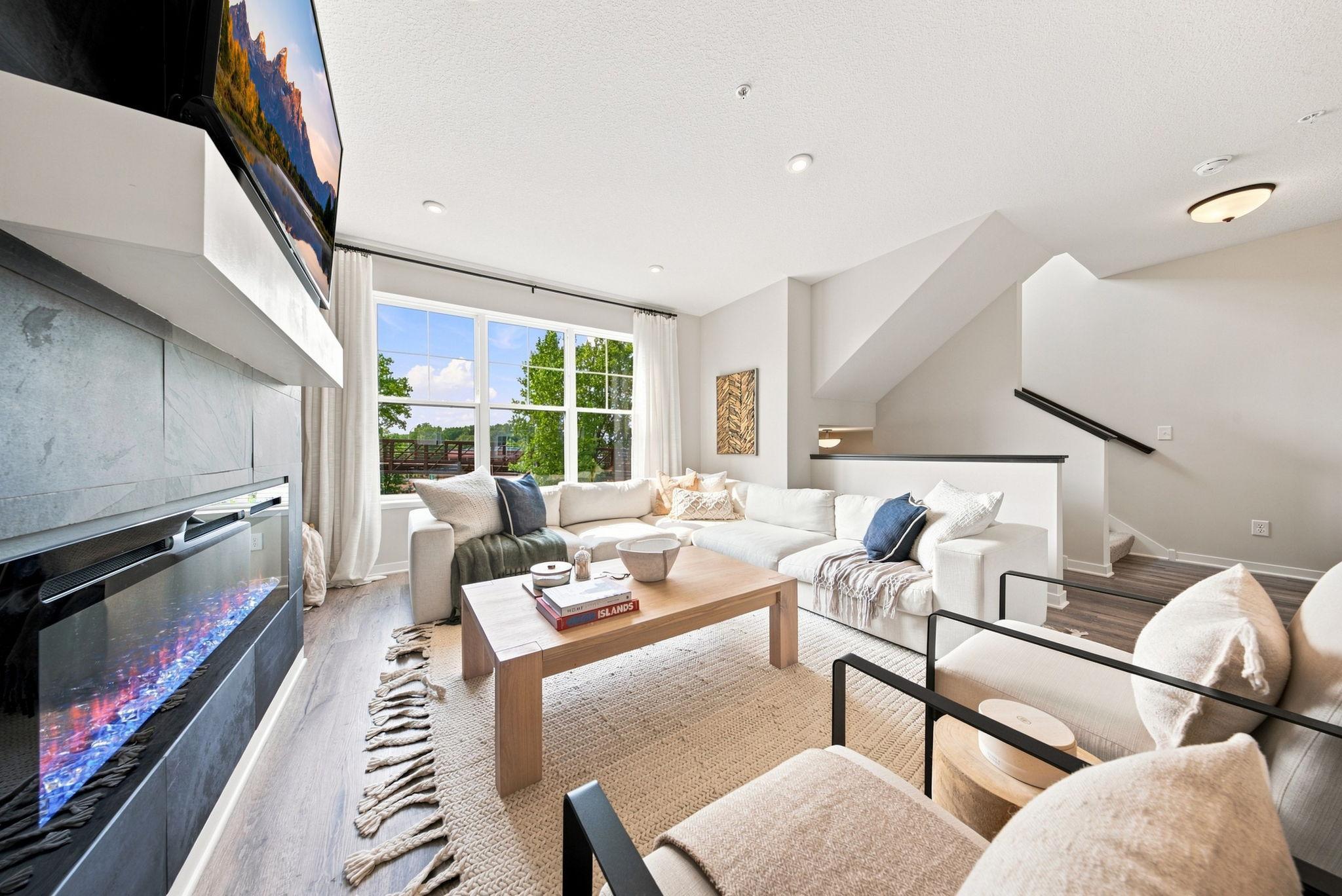 2217 Gateway Curve Property Photo 3