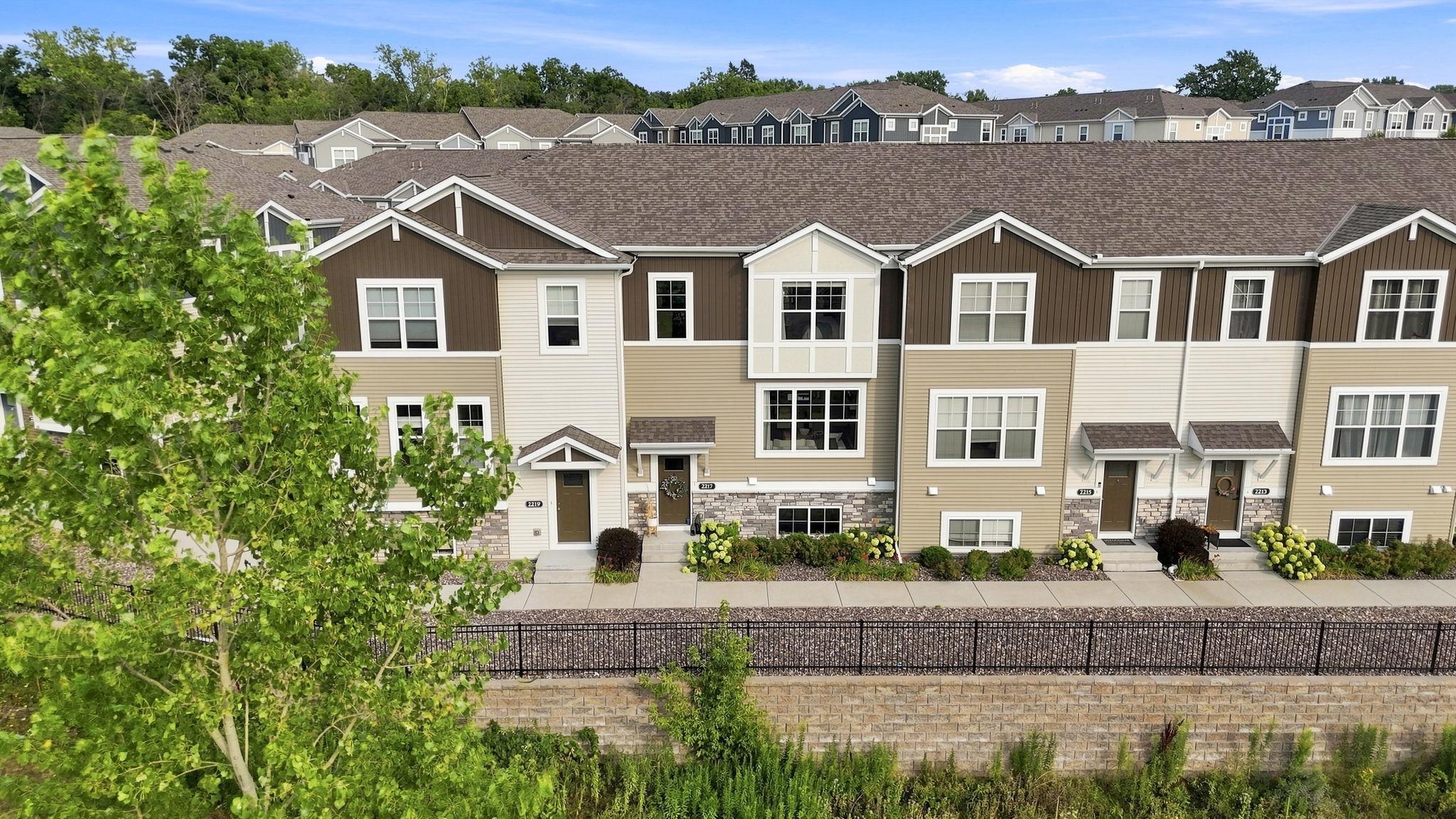 2217 Gateway Curve Property Photo 25