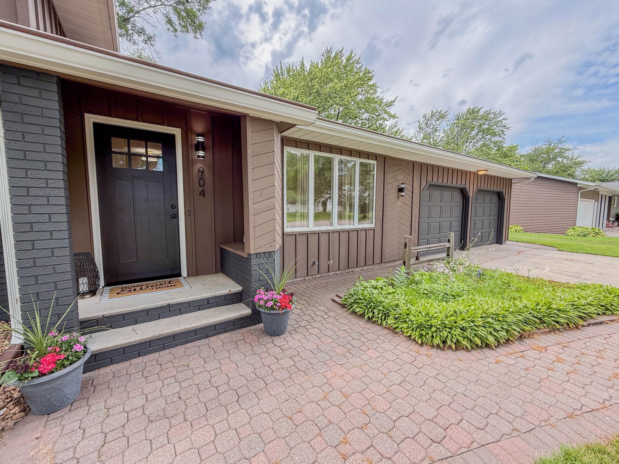 904 Birch Avenue W Property Photo 9