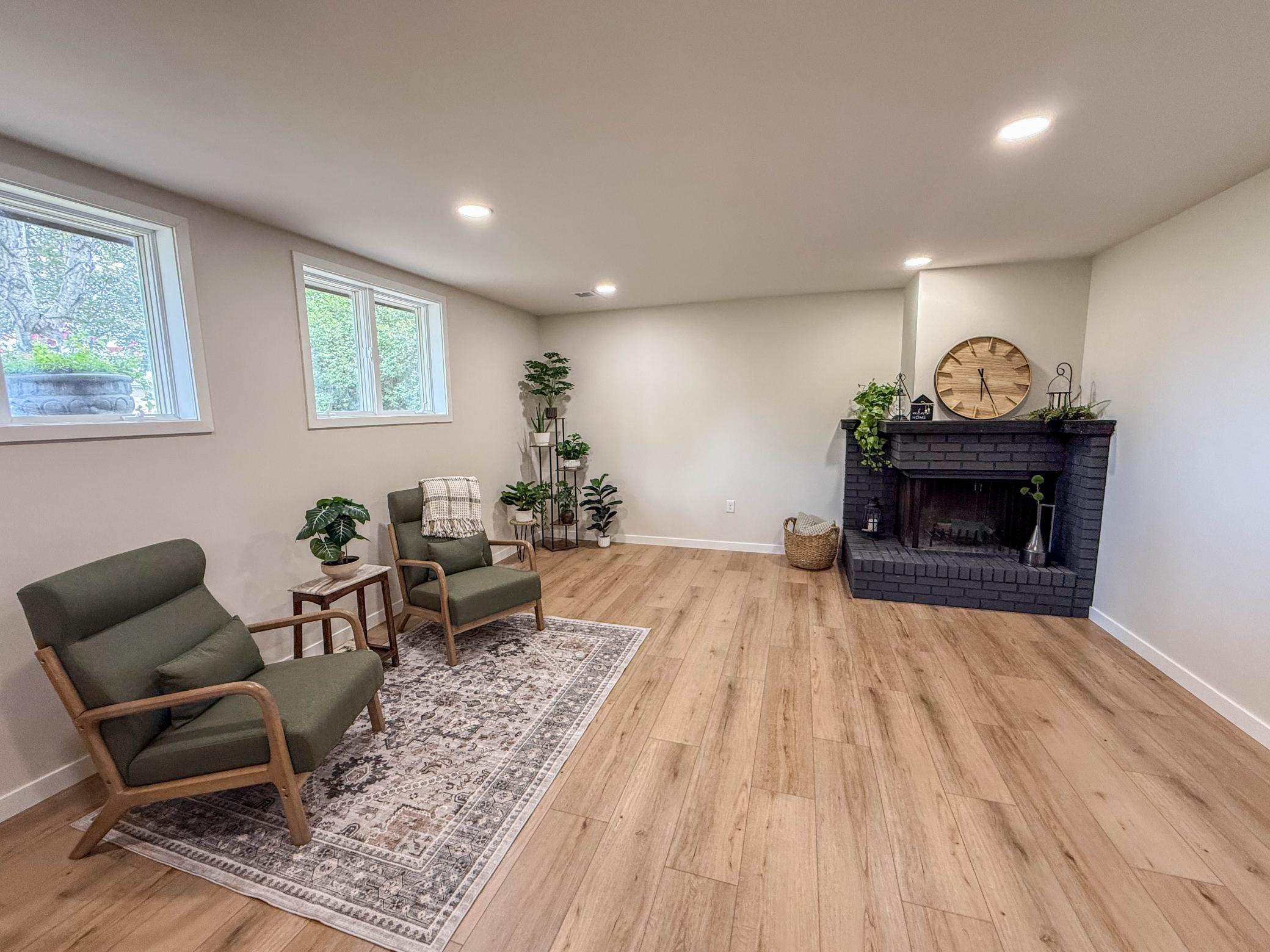 904 Birch Avenue W Property Photo 33