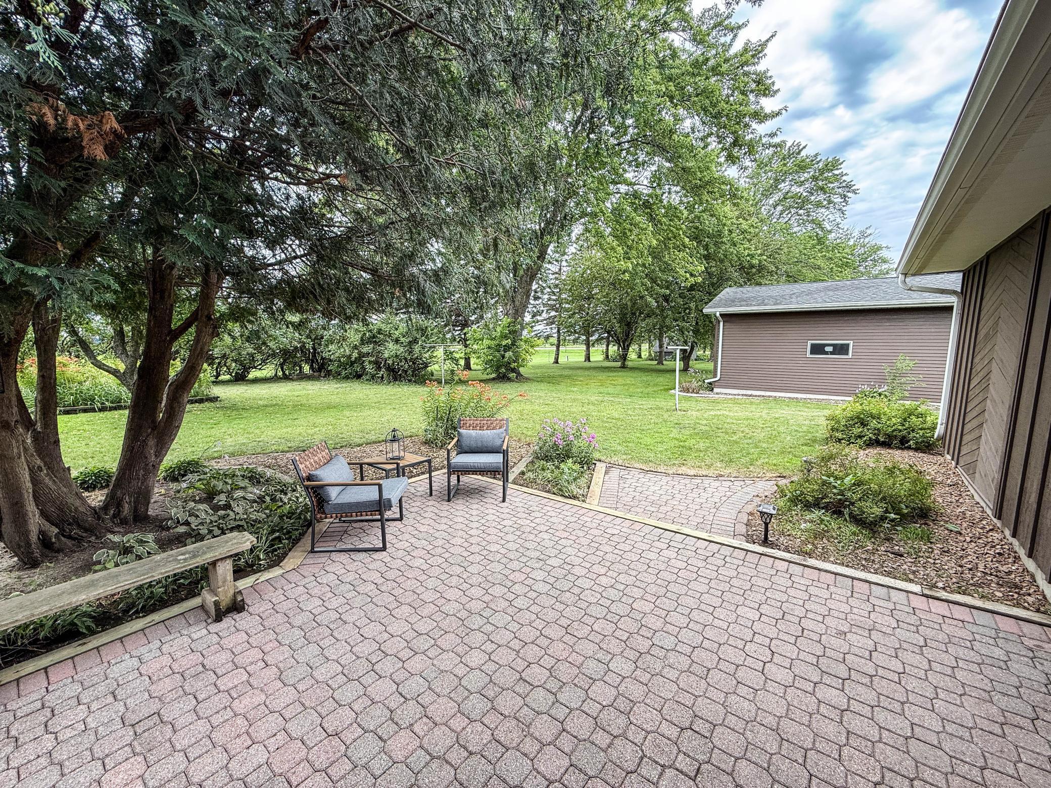 904 Birch Avenue W Property Photo 63