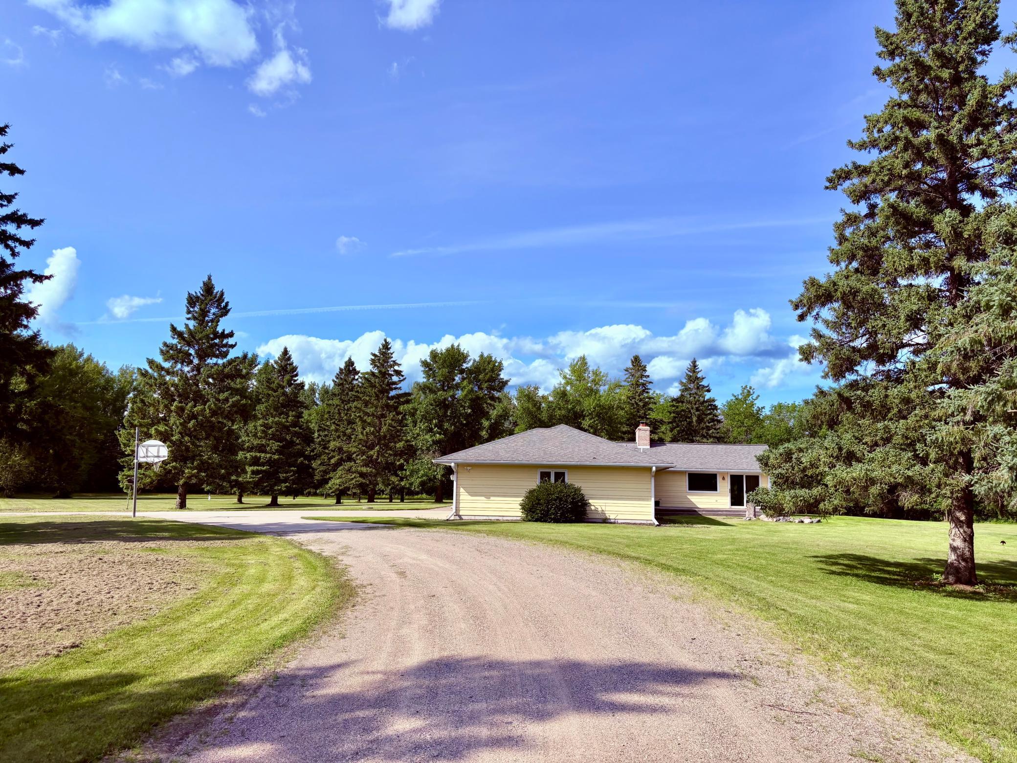 59366 330th Street Property Photo 4