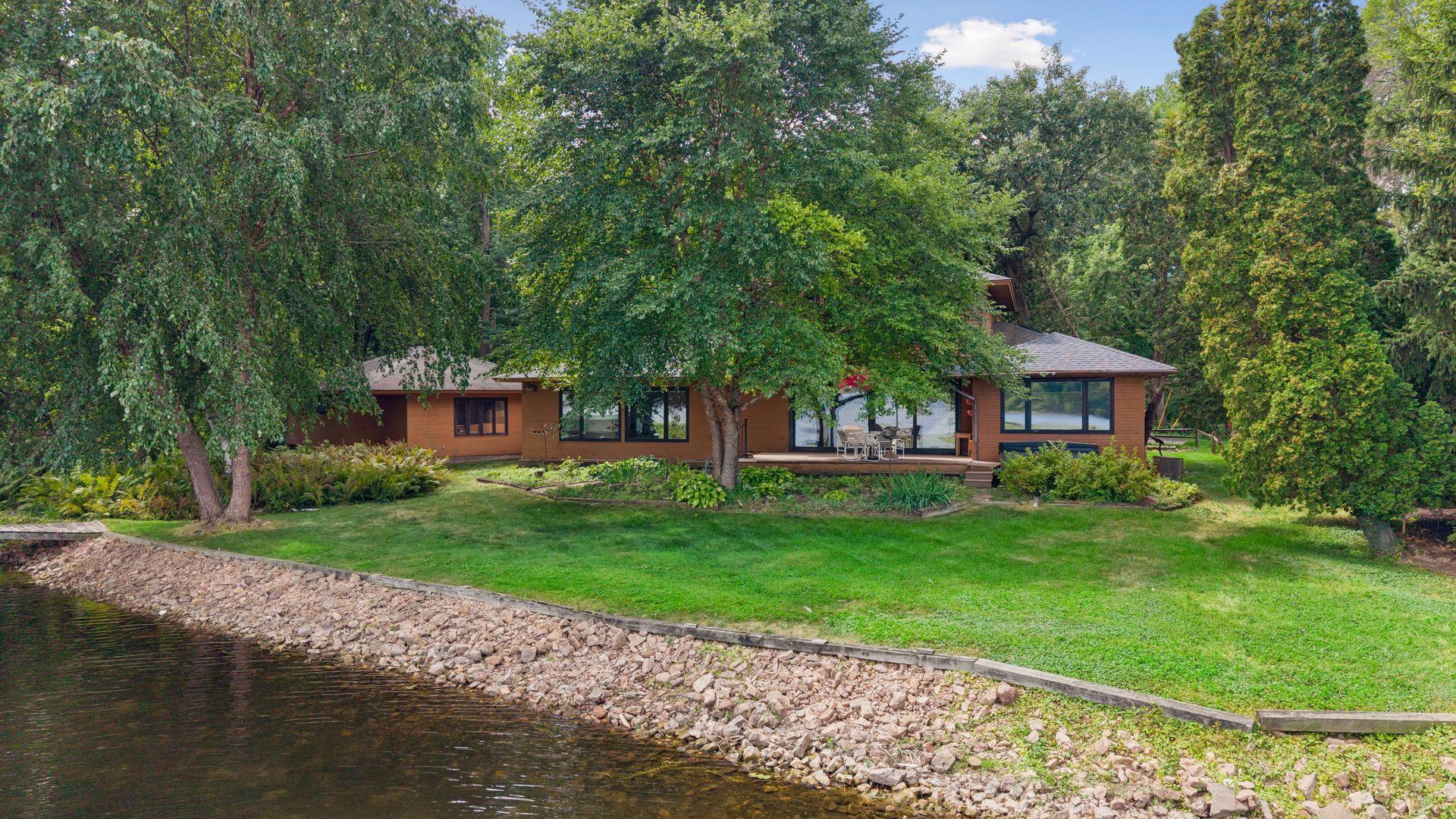 5525 Timber Lane Property Photo 4